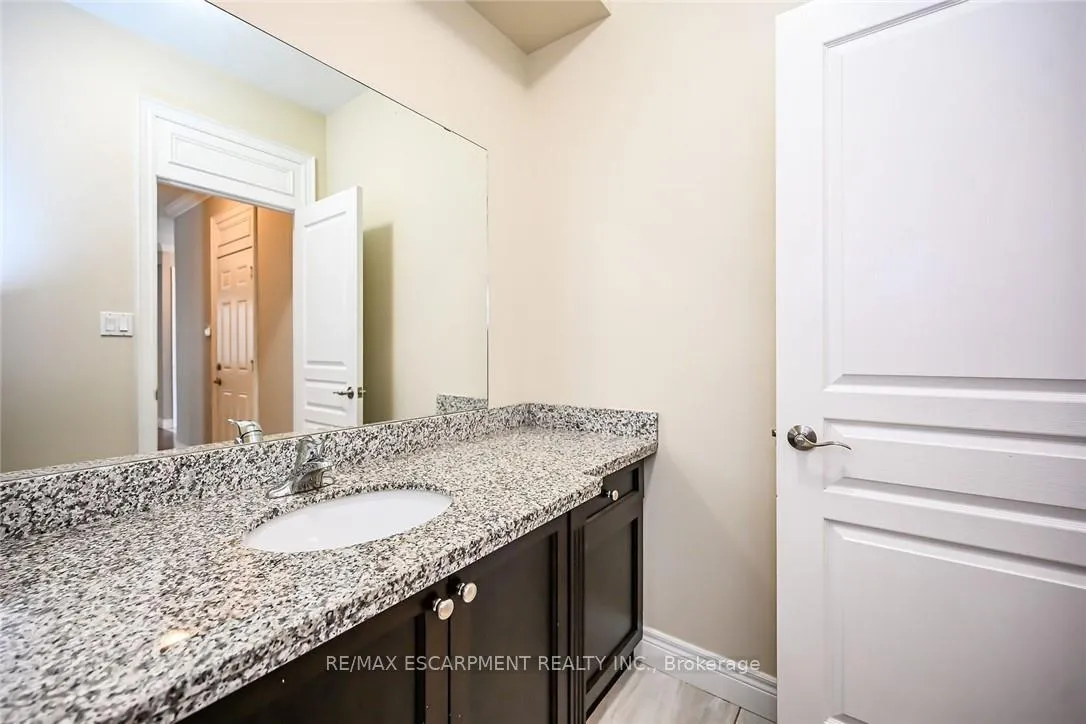 Photo 23 of 143 Davinci Boulevard, Hamilton, Carpenter — HOMEH