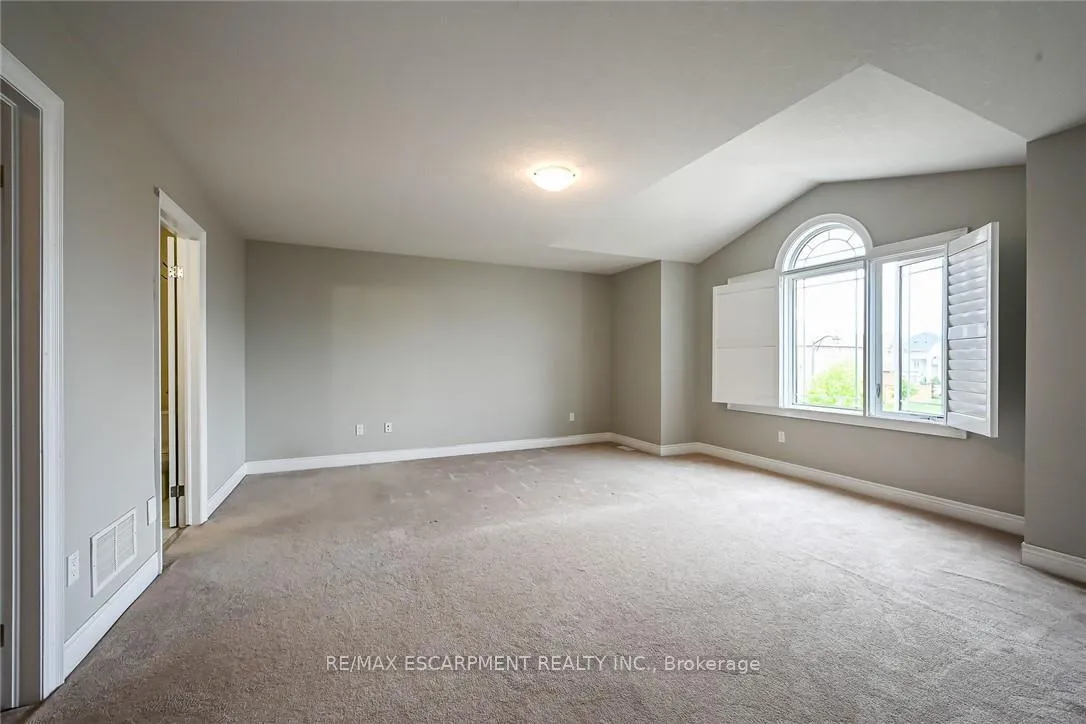 Photo 26 of 143 Davinci Boulevard, Hamilton, Carpenter — HOMEH