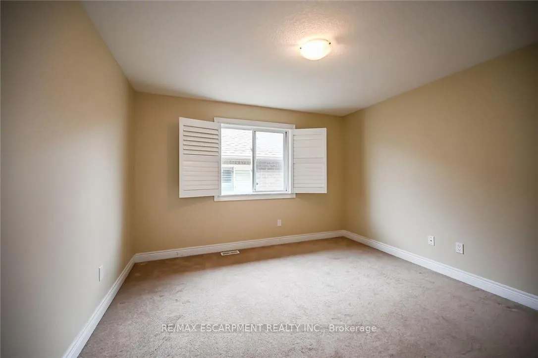 Photo 33 of 143 Davinci Boulevard, Hamilton, Carpenter — HOMEH