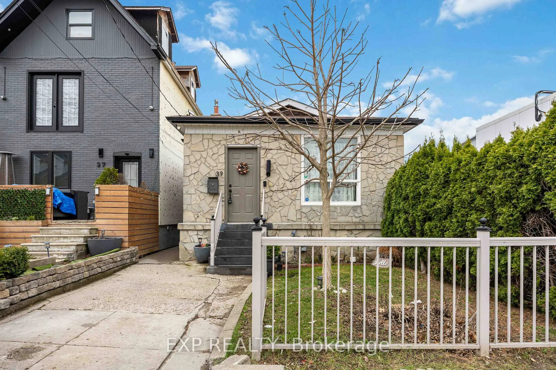 Front of 39 Rowntree Avenue