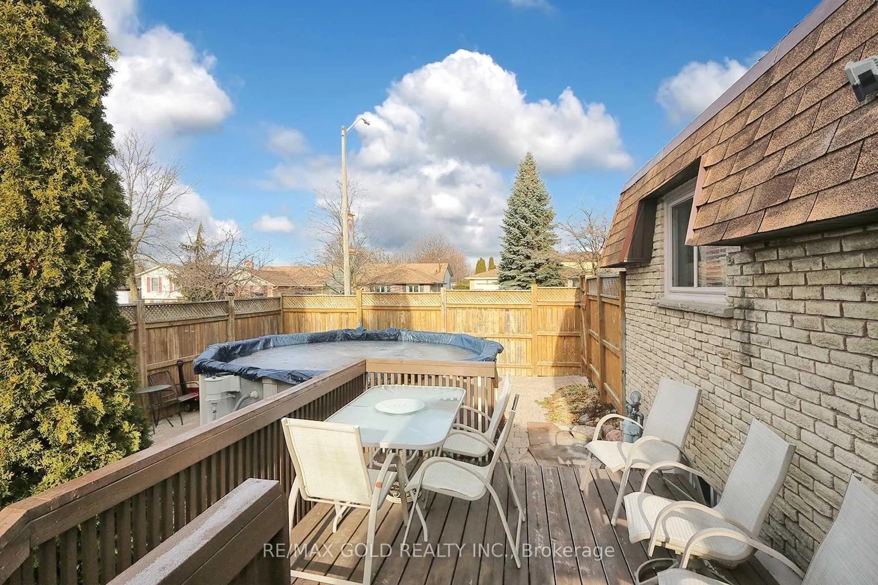 Photo 9 of 214 Athabasca Street, Oshawa, Donevan — HOMEH
