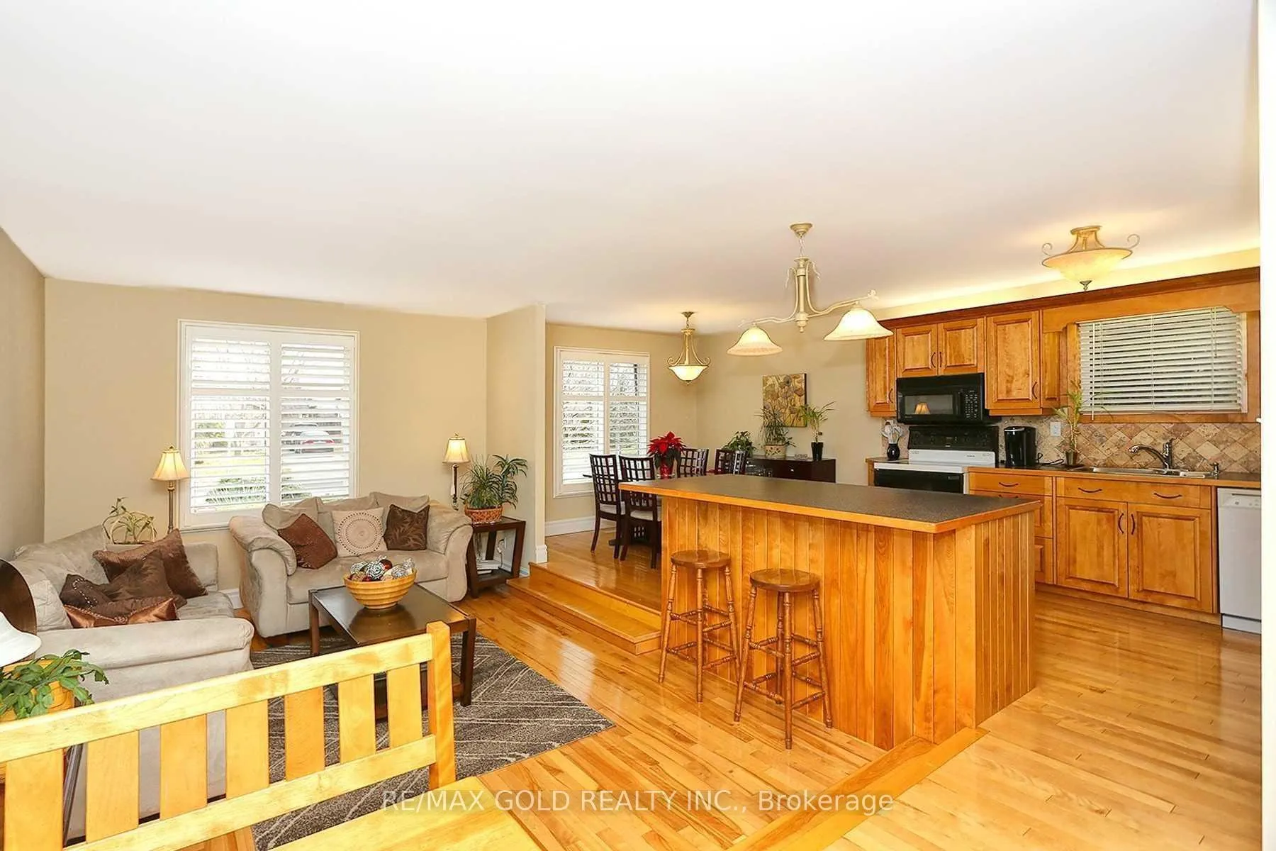 Photo 15 of 214 Athabasca Street, Oshawa, Donevan — HOMEH