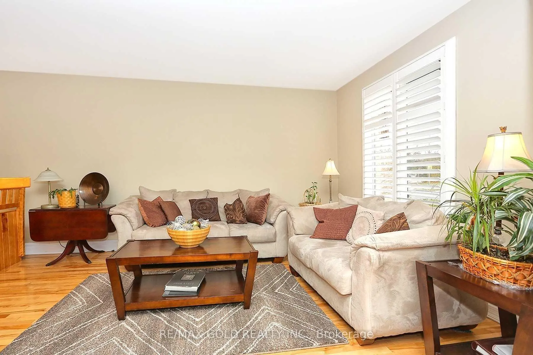 Photo 18 of 214 Athabasca Street, Oshawa, Donevan — HOMEH