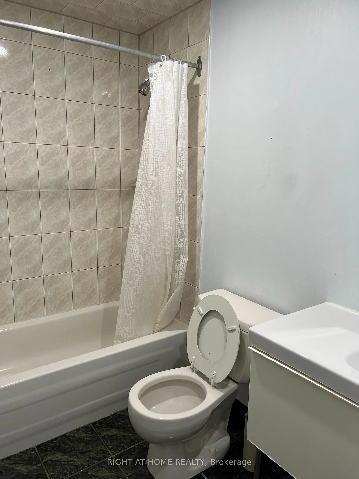 Photo 5 of Unit Unit 1, 611 Gerrard Street E, Toronto, South Riverdale — HOMEH
