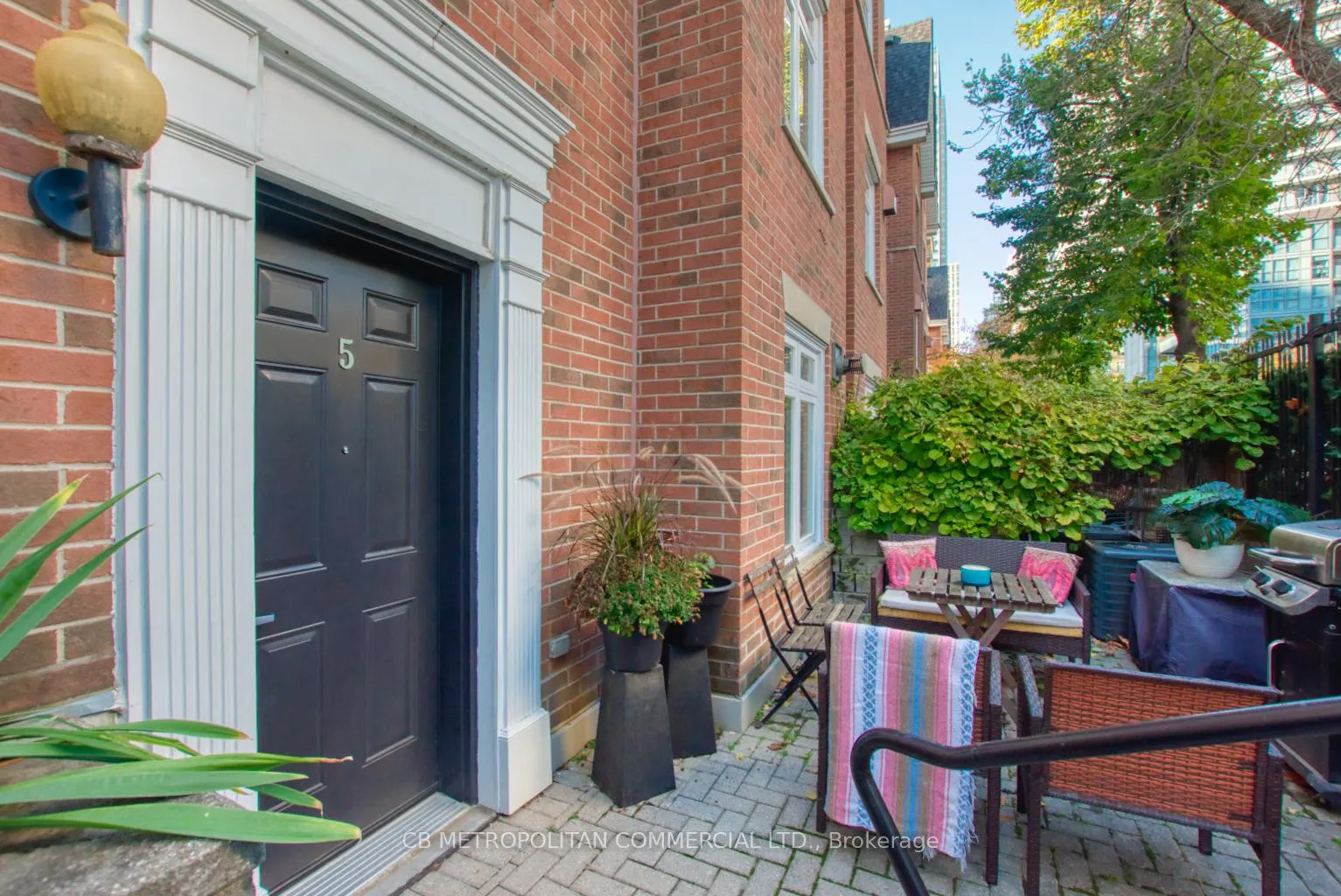 Photo 3 of Unit 5, 98 Redpath Avenue, Toronto, Mount Pleasant West — HOMEH