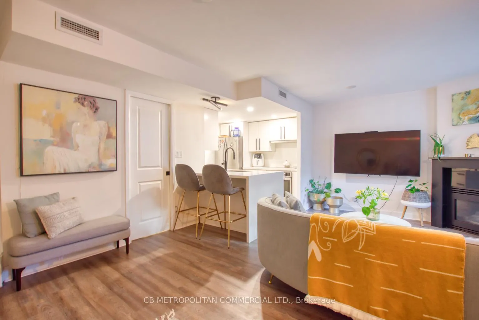 Photo 4 of Unit 5, 98 Redpath Avenue, Toronto, Mount Pleasant West — HOMEH
