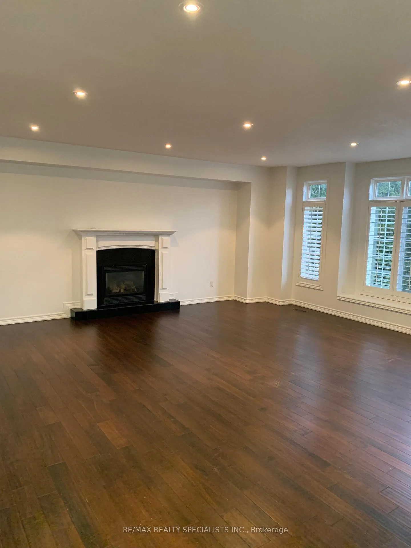 Photo 5 of 12 Fair Street, Hamilton, Ancaster — HOMEH