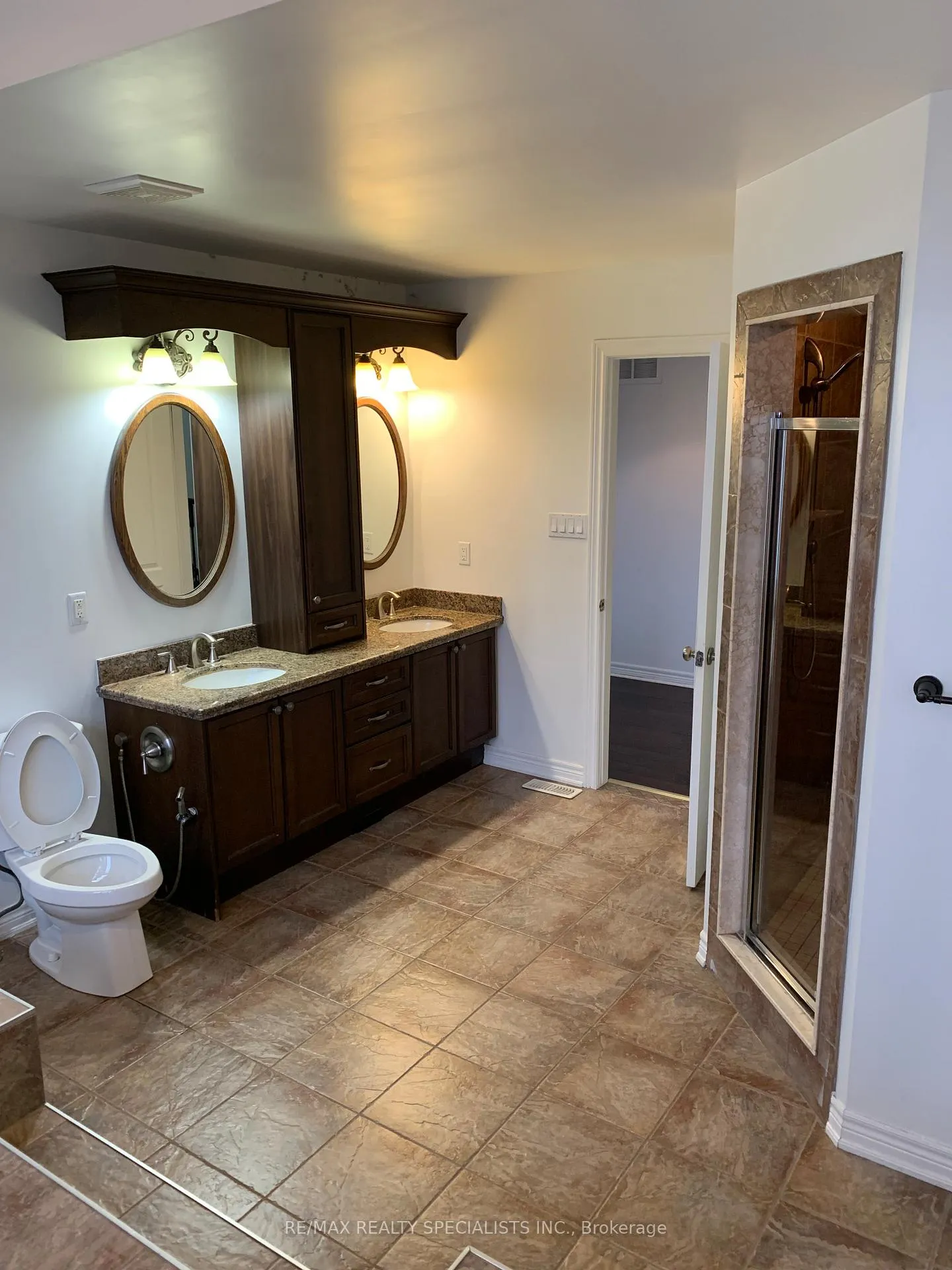 Photo 13 of 12 Fair Street, Hamilton, Ancaster — HOMEH