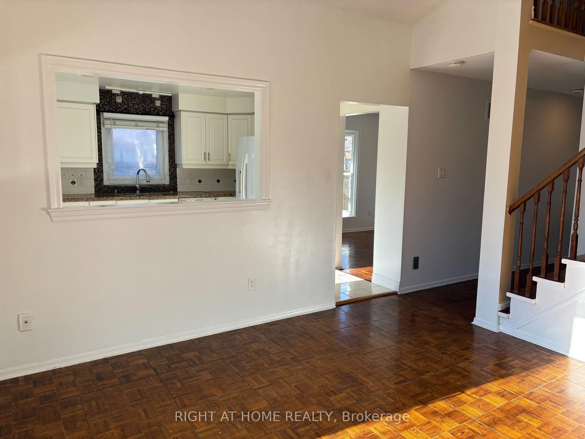 Photo 16 of 33 Innisbrook Crescent, Markham, Aileen-Willowbrook — HOMEH