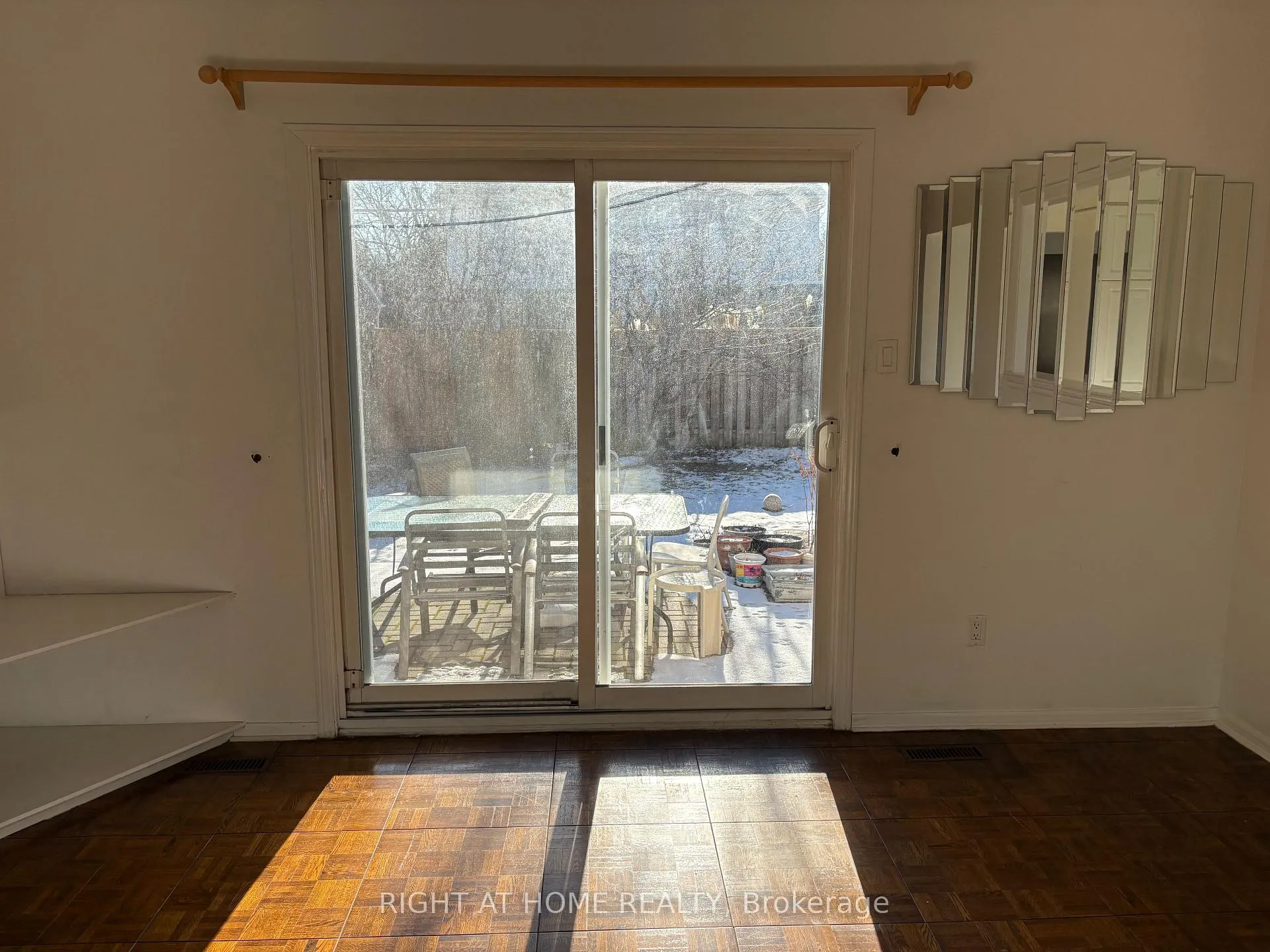 Photo 17 of 33 Innisbrook Crescent, Markham, Aileen-Willowbrook — HOMEH