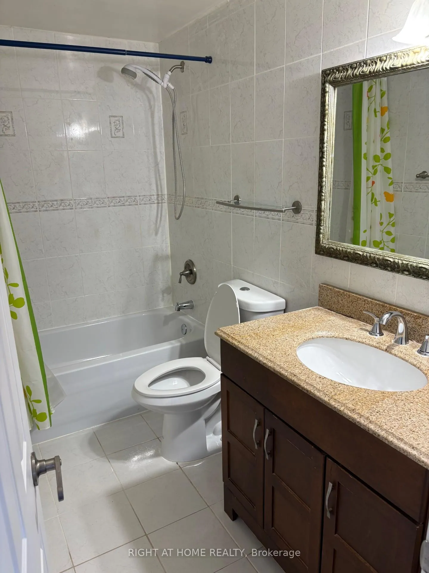 Photo 18 of 33 Innisbrook Crescent, Markham, Aileen-Willowbrook — HOMEH
