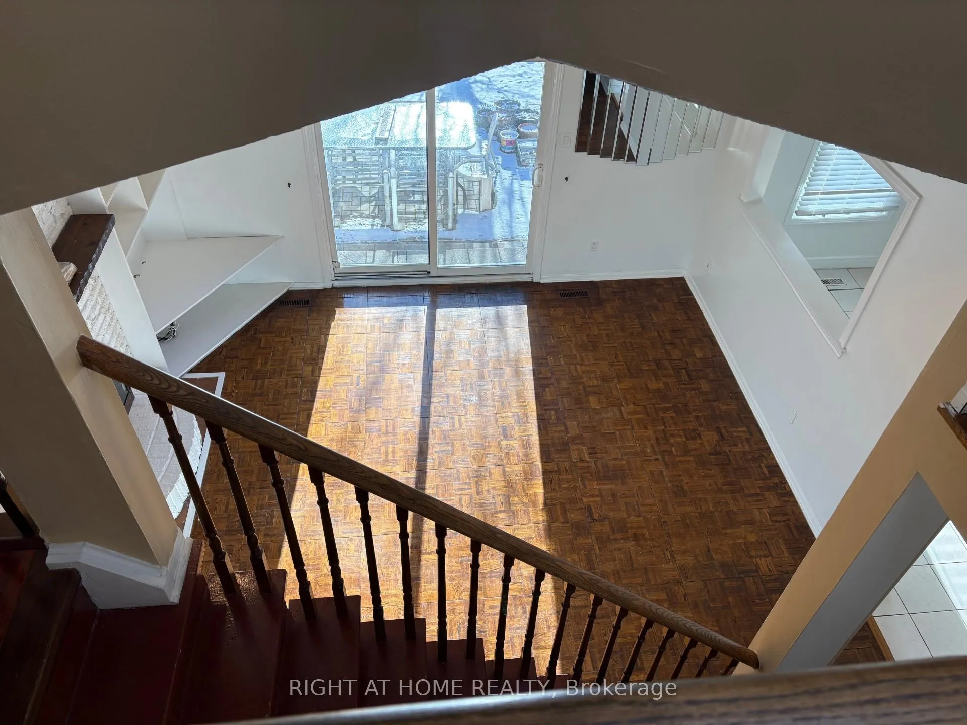 Photo 28 of 33 Innisbrook Crescent, Markham, Aileen-Willowbrook — HOMEH