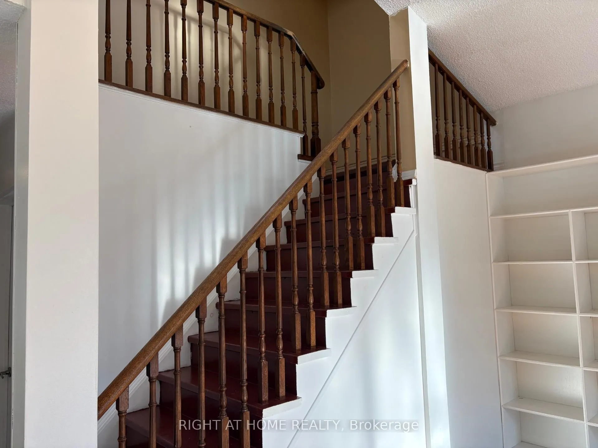 Photo 31 of 33 Innisbrook Crescent, Markham, Aileen-Willowbrook — HOMEH
