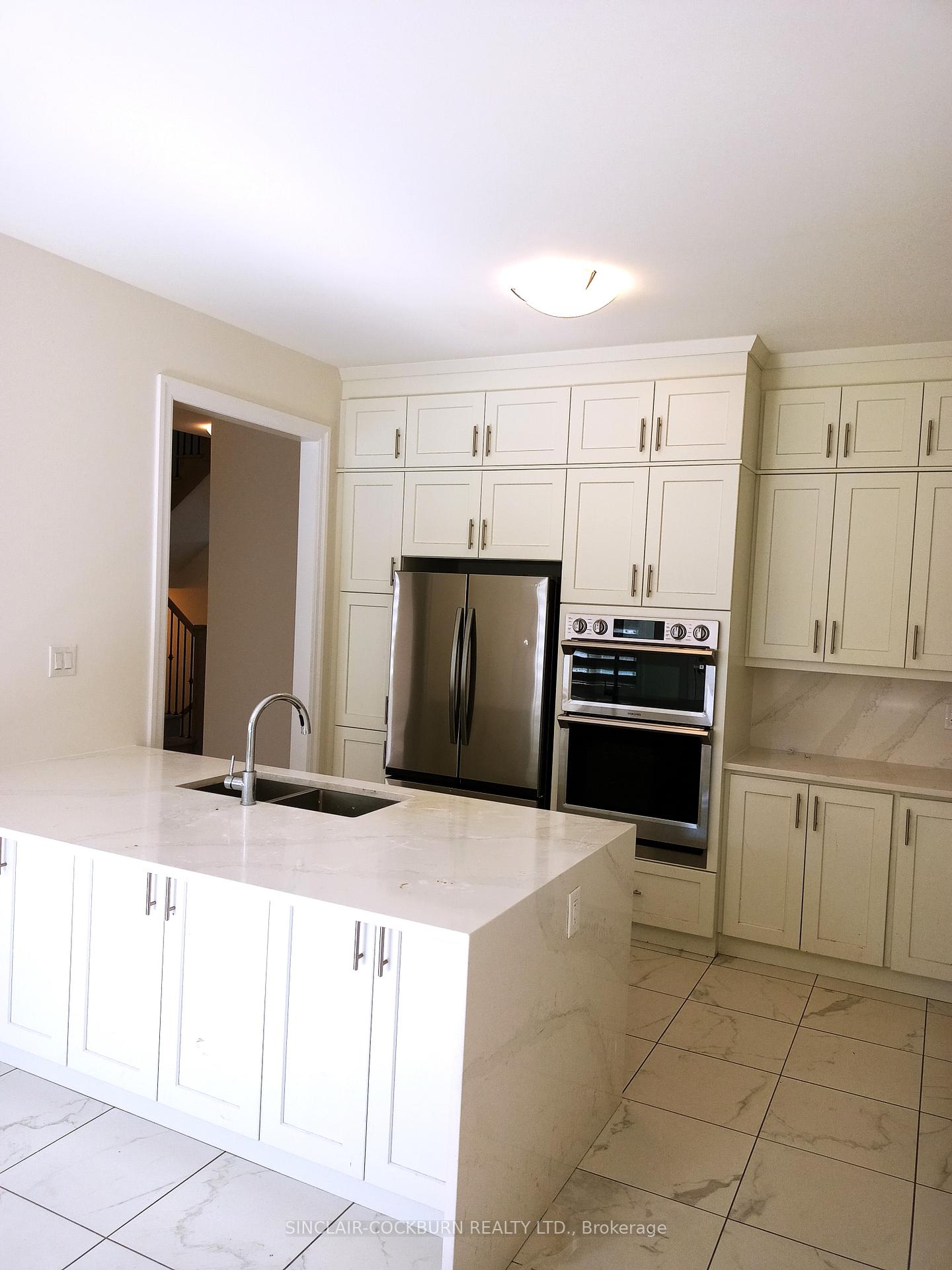 Photo 8 of 14 Michener Drive, Brampton, Sandringham-Wellington North — HOMEH