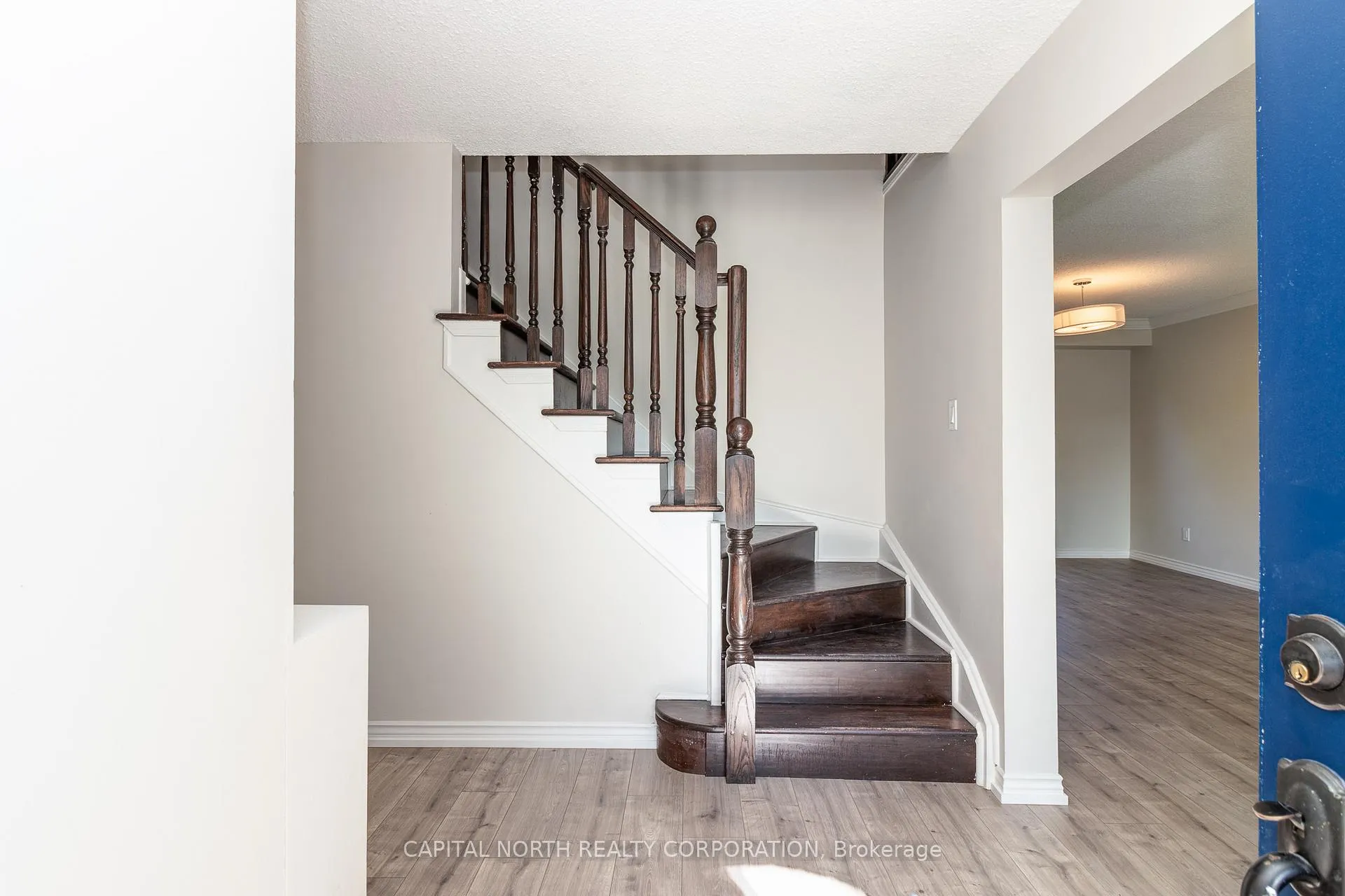 Photo 4 of 283 Crestwood Road, Caledon, Bolton North — HOMEH