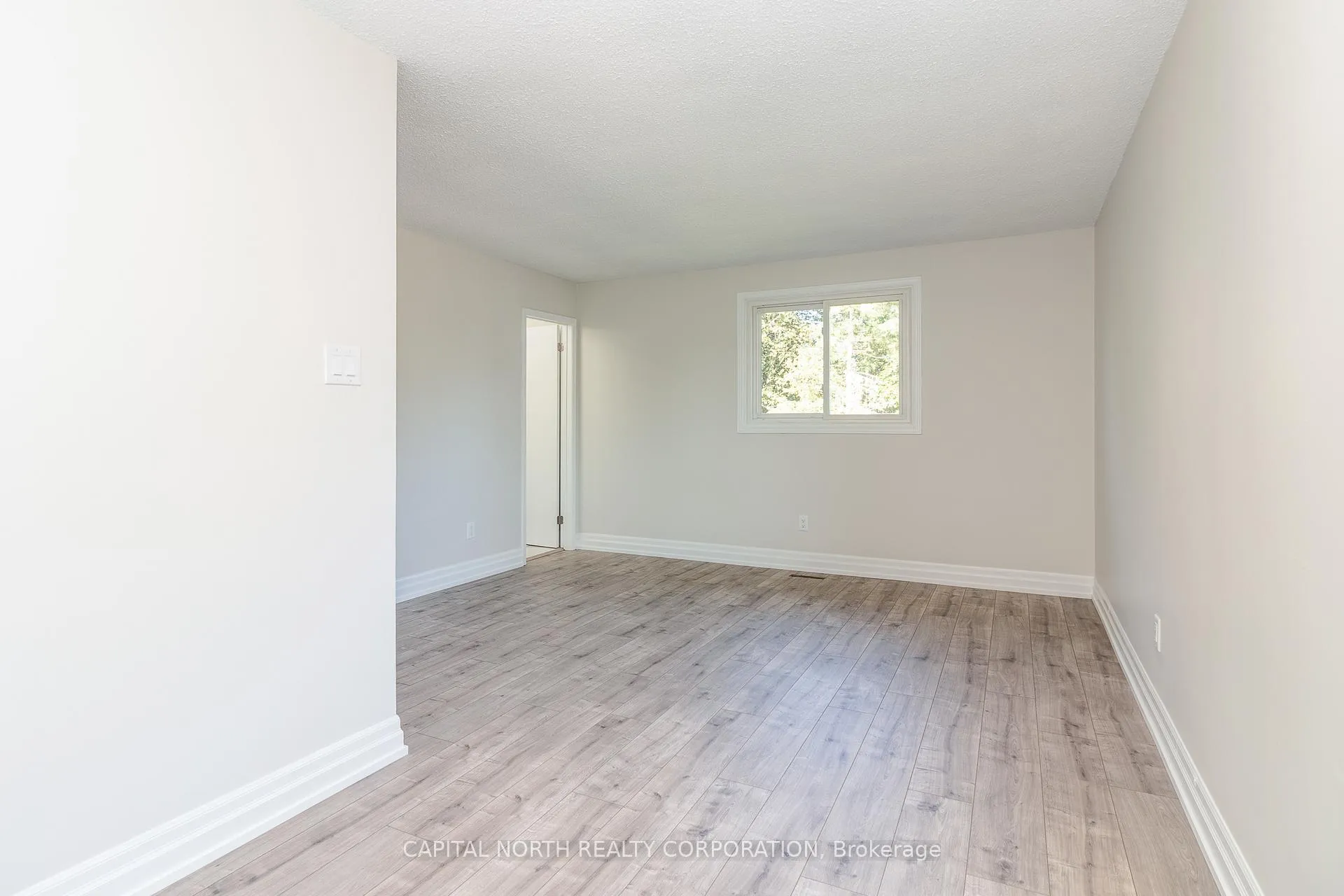 Photo 15 of 283 Crestwood Road, Caledon, Bolton North — HOMEH