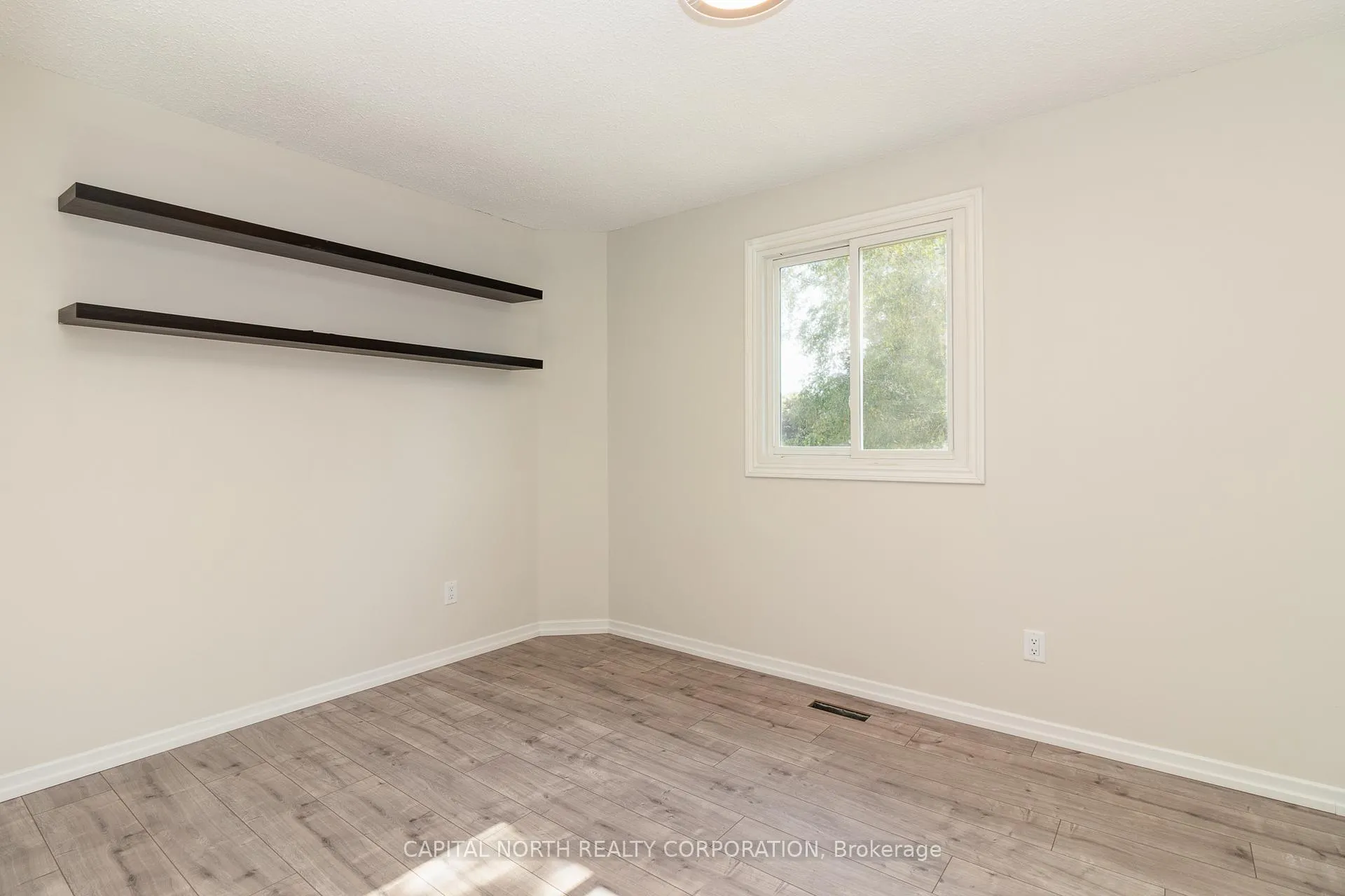 Photo 23 of 283 Crestwood Road, Caledon, Bolton North — HOMEH