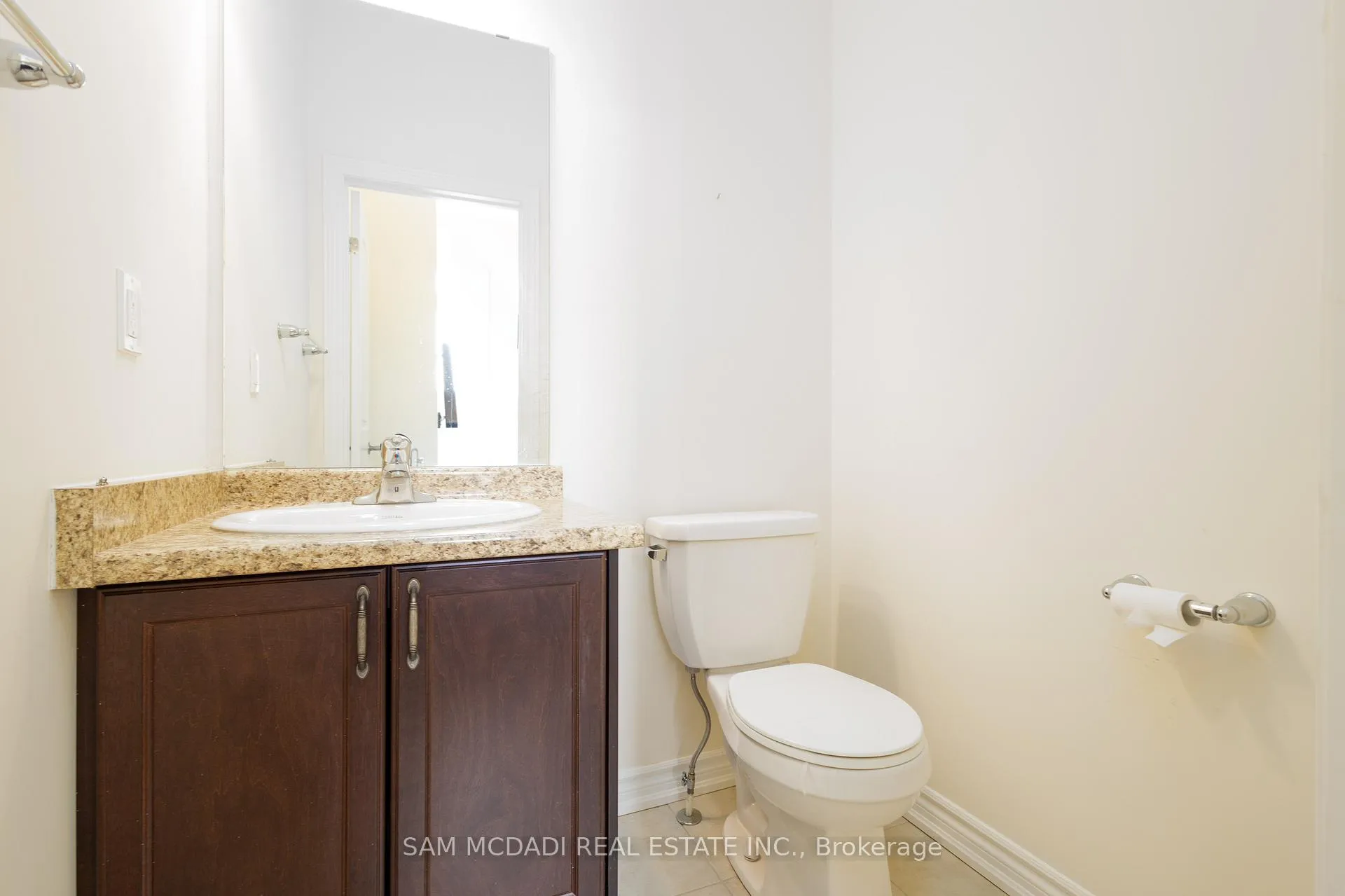 Photo 11 of Unit 1, 515 Garner Road W, Hamilton, Ancaster — HOMEH