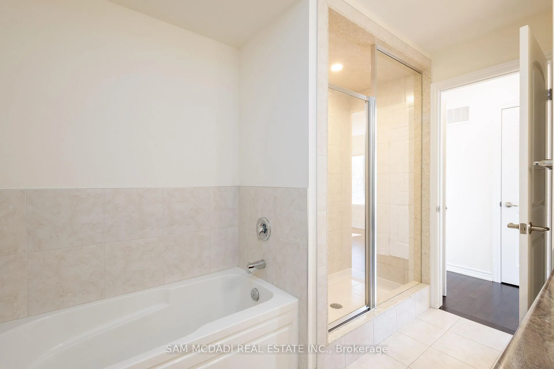 Photo 16 of Unit 1, 515 Garner Road W, Hamilton, Ancaster — HOMEH