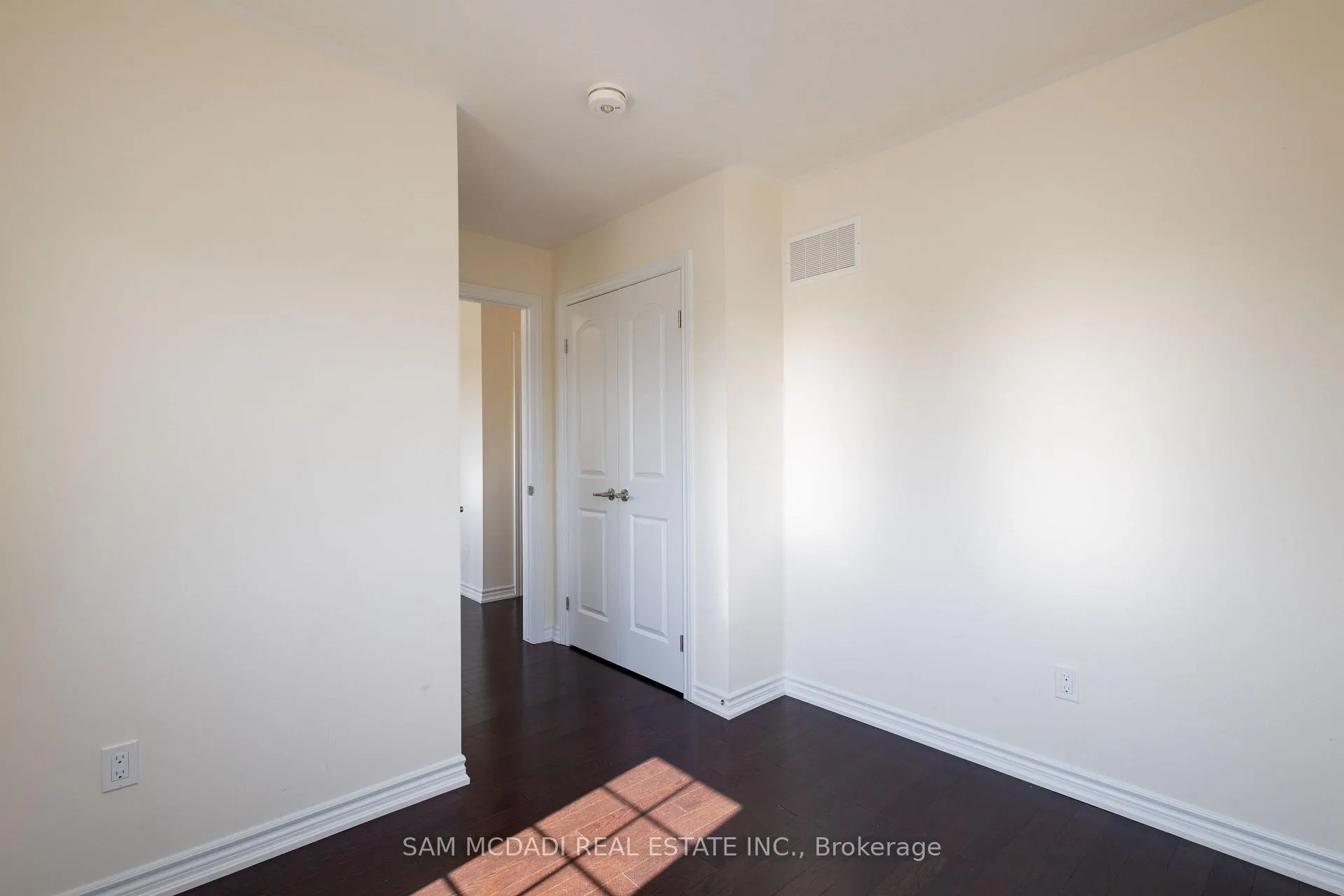 Photo 23 of Unit 1, 515 Garner Road W, Hamilton, Ancaster — HOMEH