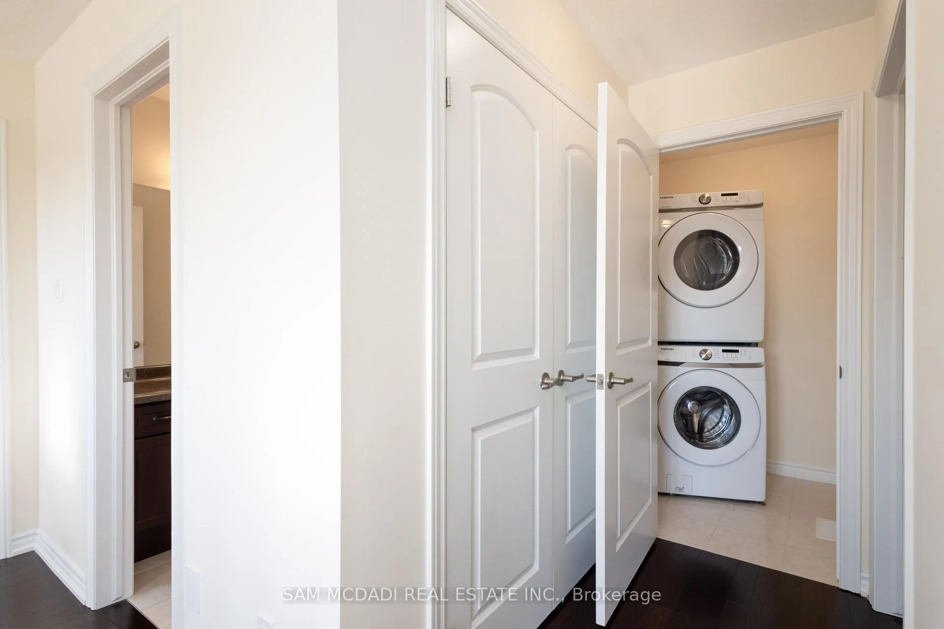 Photo 24 of Unit 1, 515 Garner Road W, Hamilton, Ancaster — HOMEH