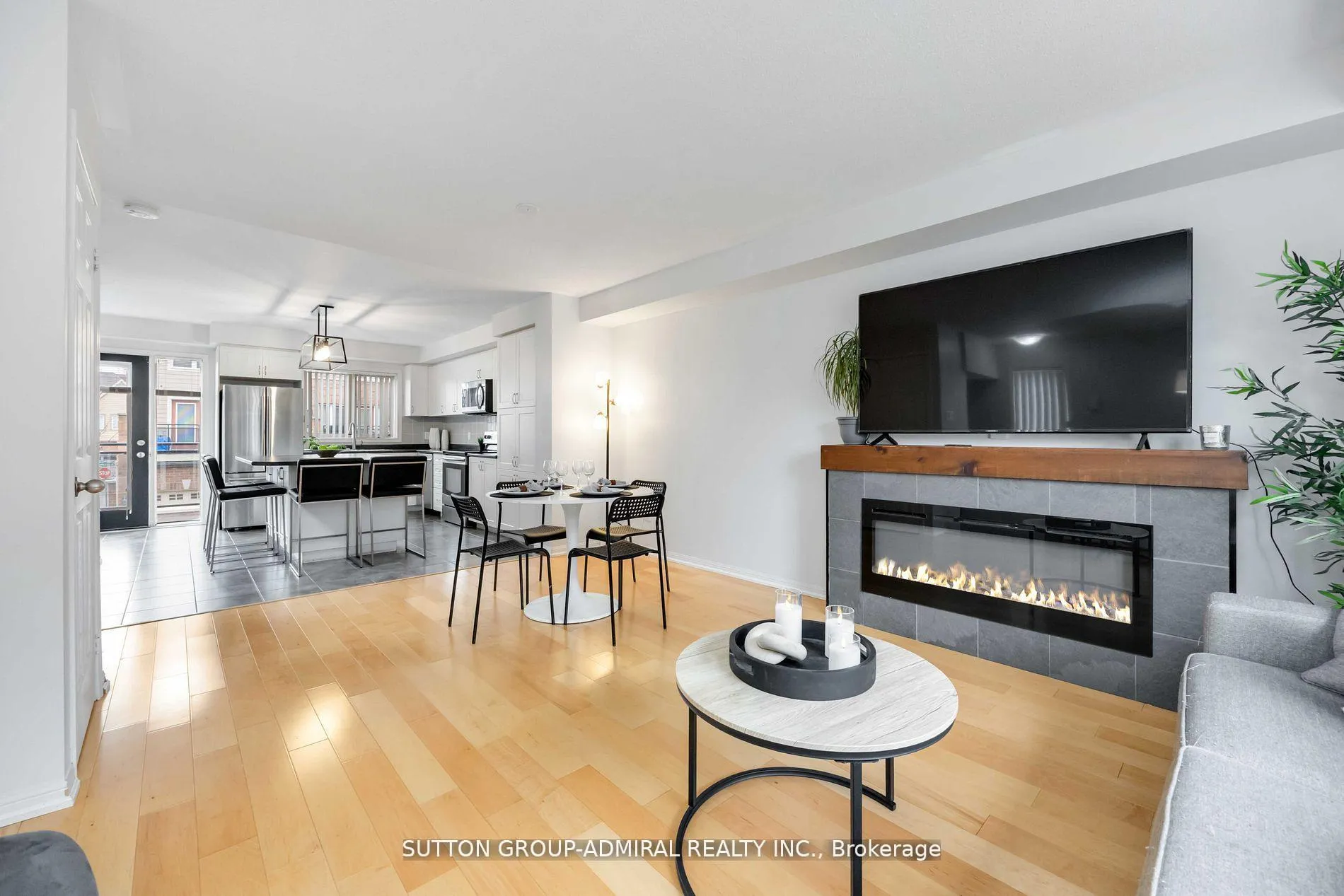 Photo 7 of 60 Harry Penrose Avenue, Aurora, Bayview Northeast — HOMEH