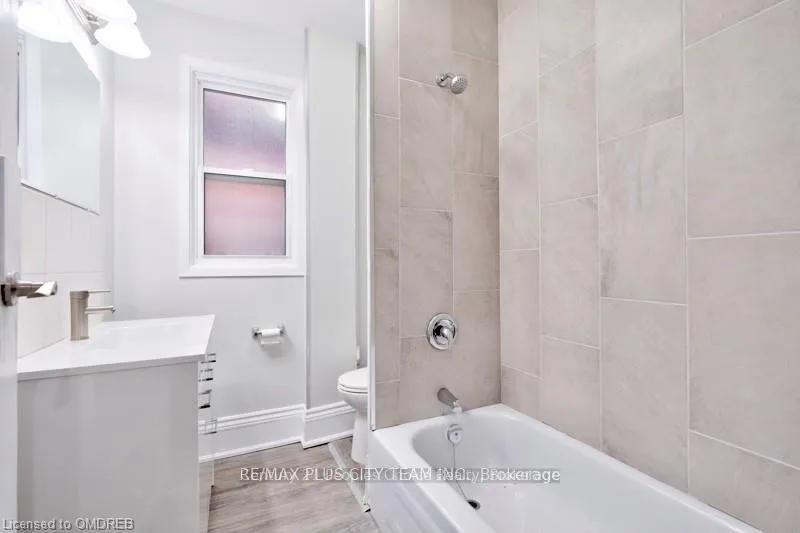 Photo 3 of Unit 2, 99 Mary Street, Hamilton, Beasley — HOMEH