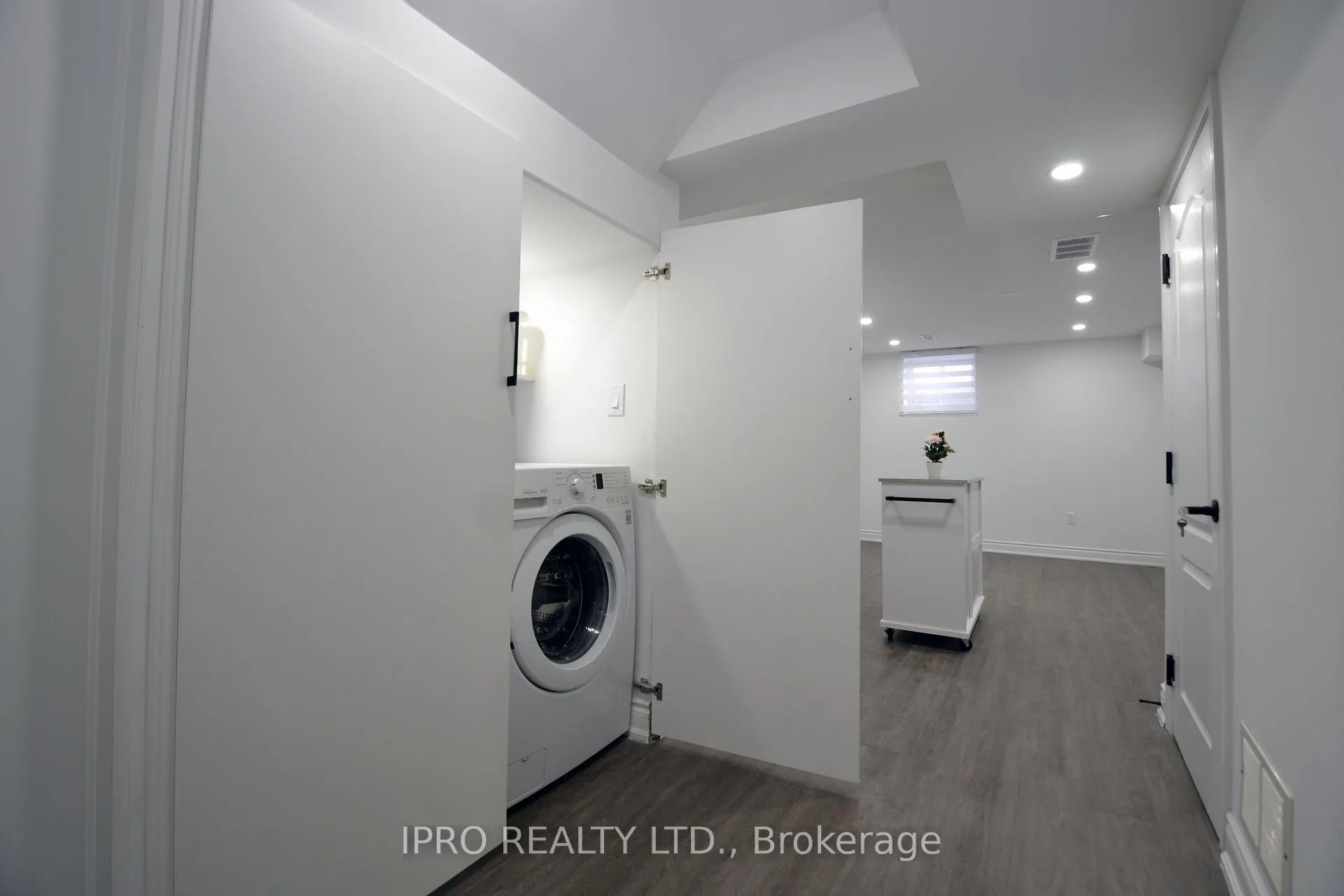 Photo 10 of Unit Basement, 151 Elmore Drive, Hamilton, Eleanor — HOMEH