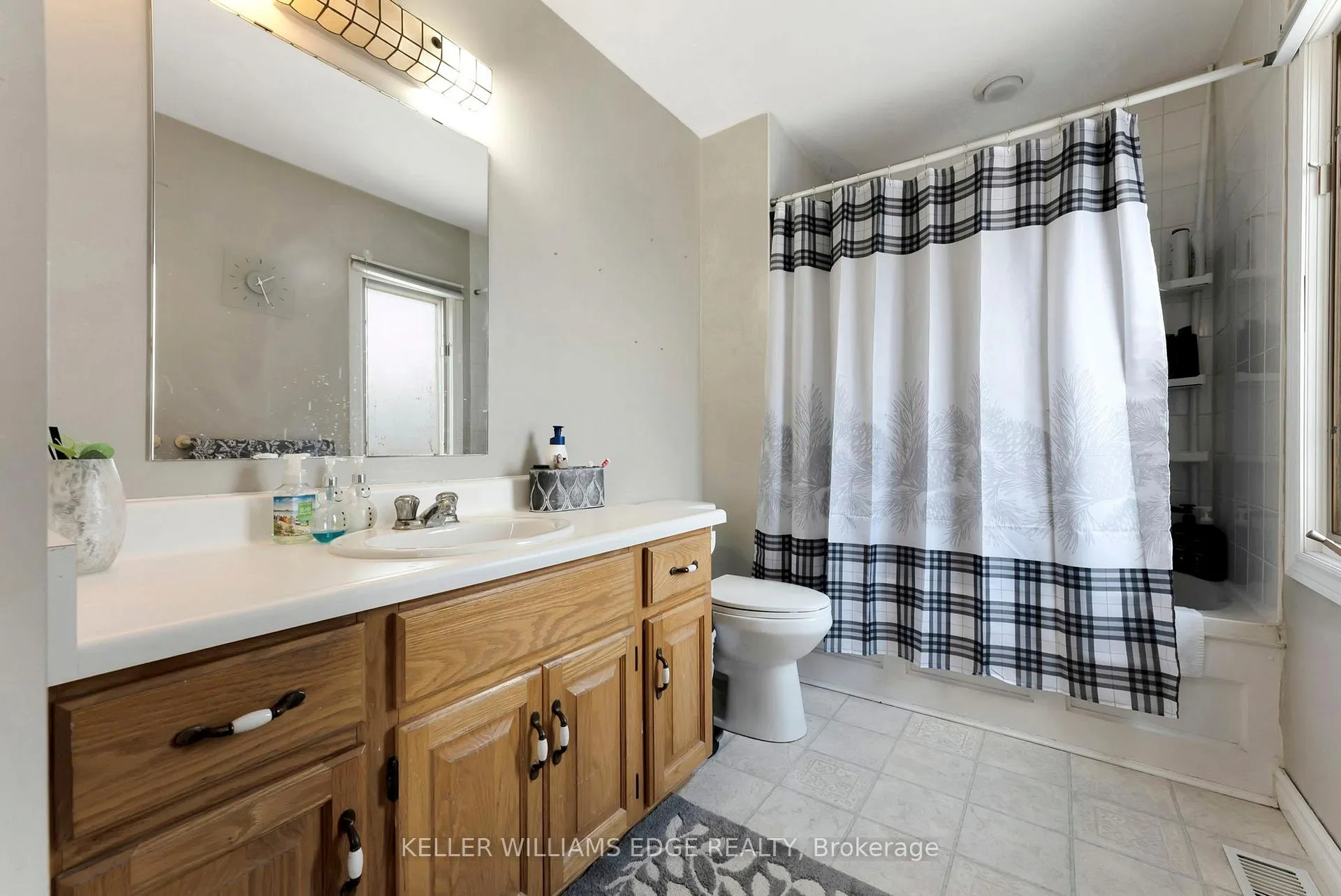 Photo 8 of 355 Dundas Street E, Hamilton, Waterdown — HOMEH