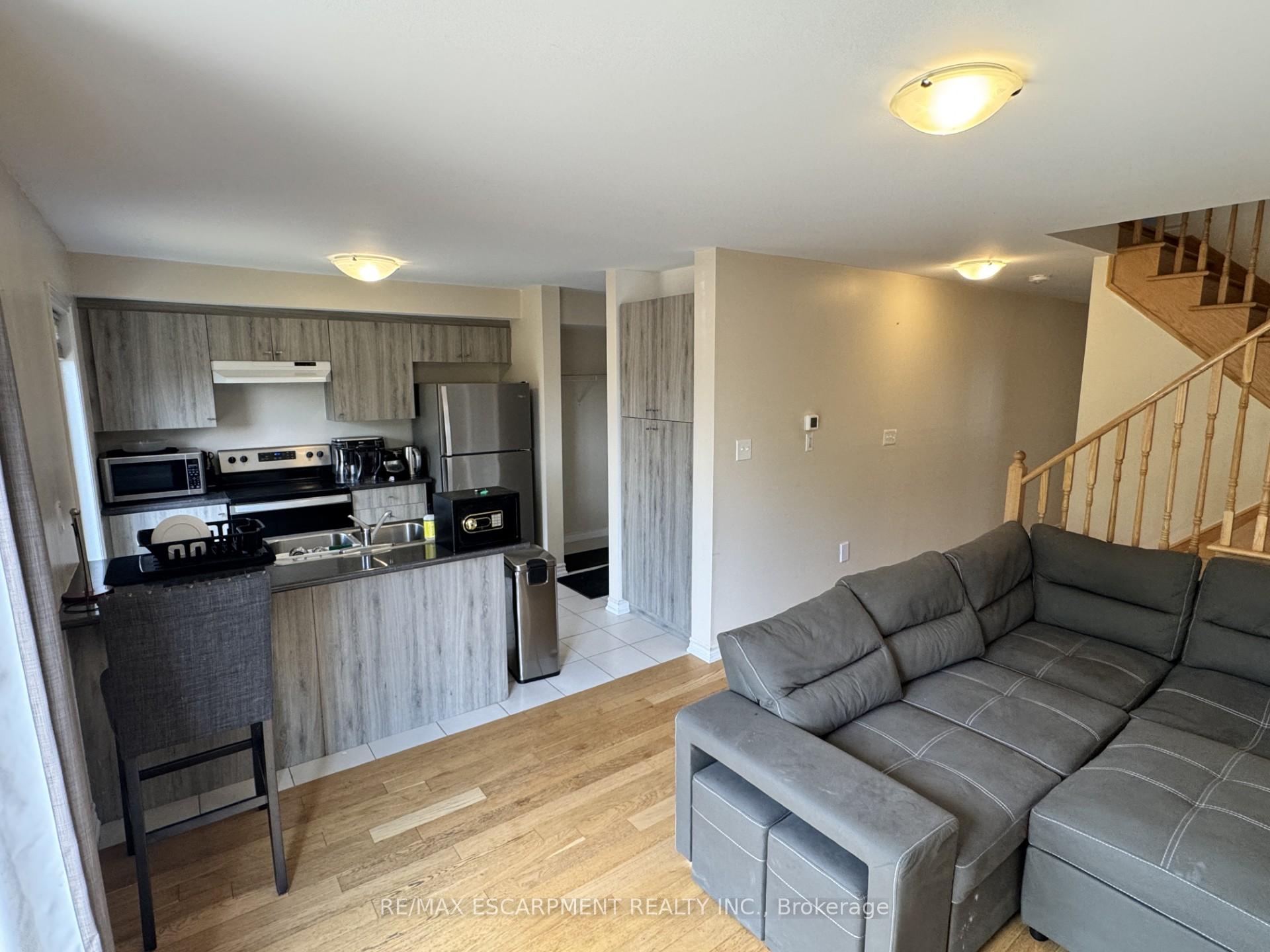 Photo 6 of 70 Brown Bear Street W, Barrie, Rural Barrie Southwest — HOMEH