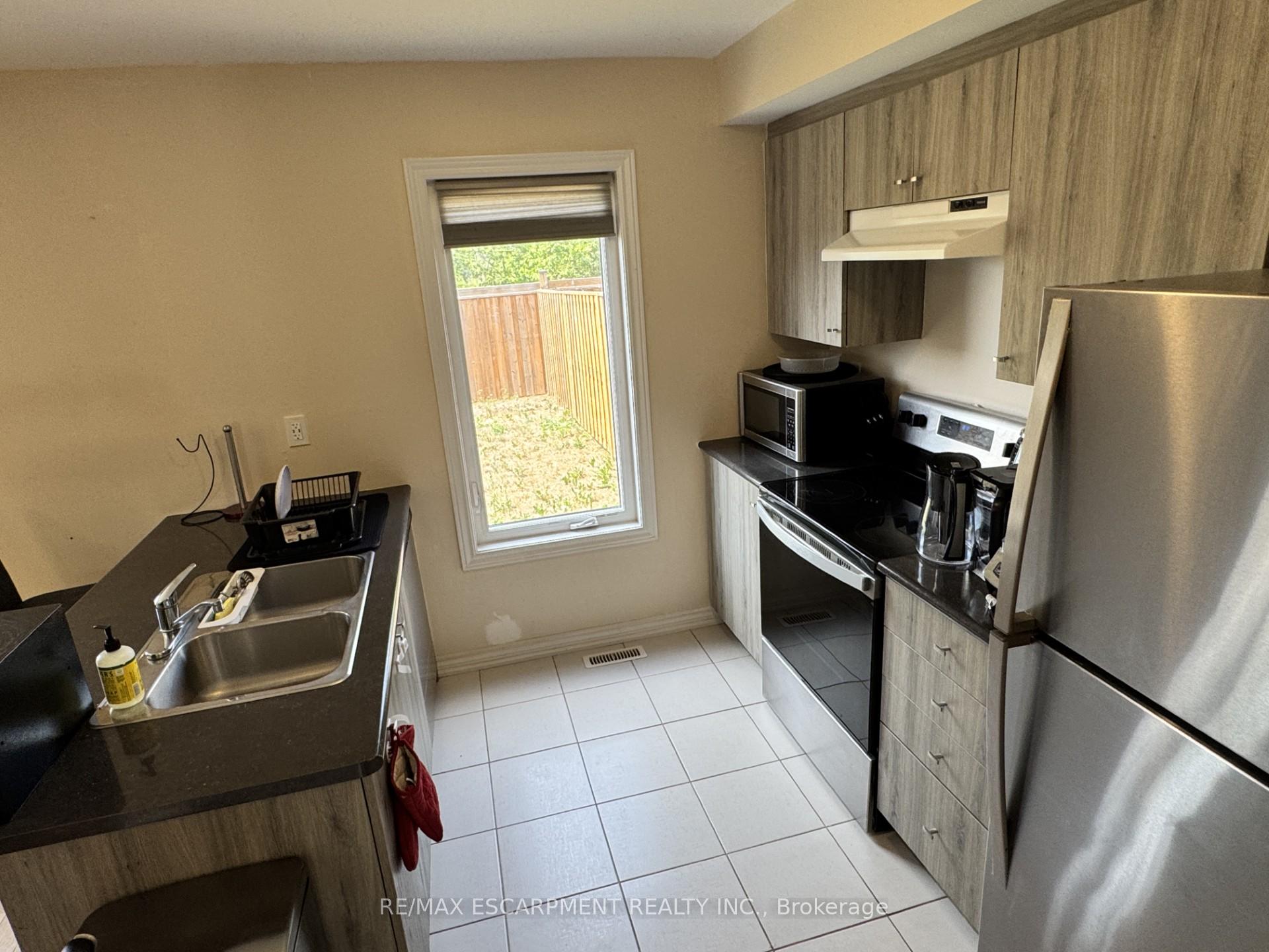 Photo 12 of 70 Brown Bear Street W, Barrie, Rural Barrie Southwest — HOMEH