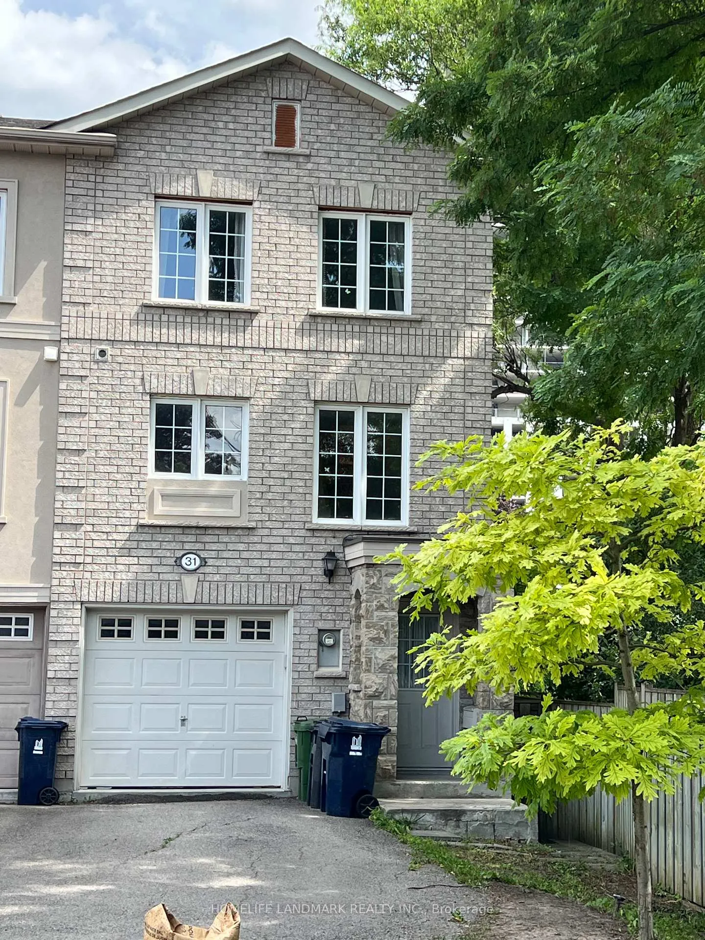Photo 2 of 31 Rodeo Court, North York, Newtonbrook West — HOMEH