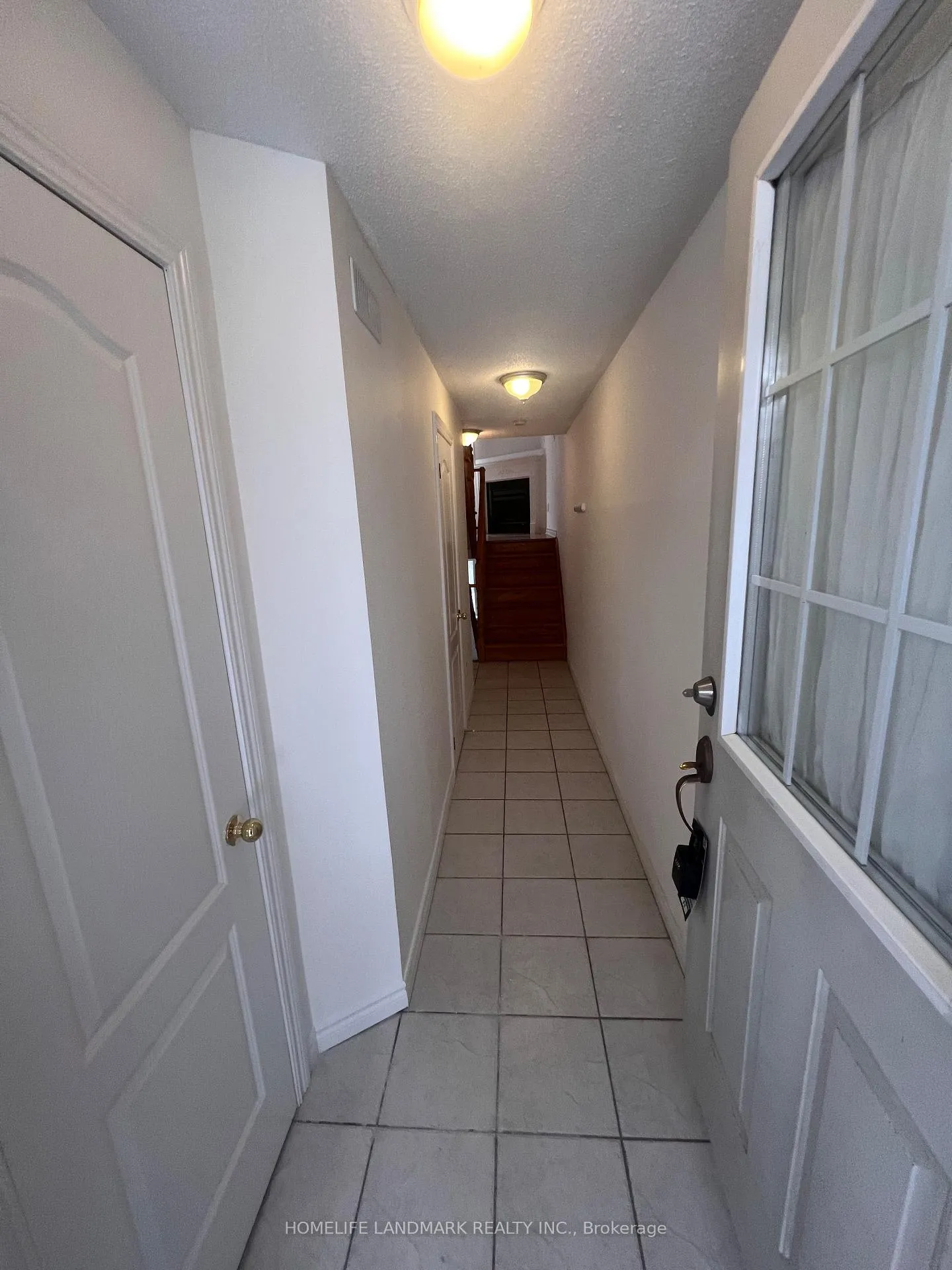 Photo 3 of 31 Rodeo Court, North York, Newtonbrook West — HOMEH