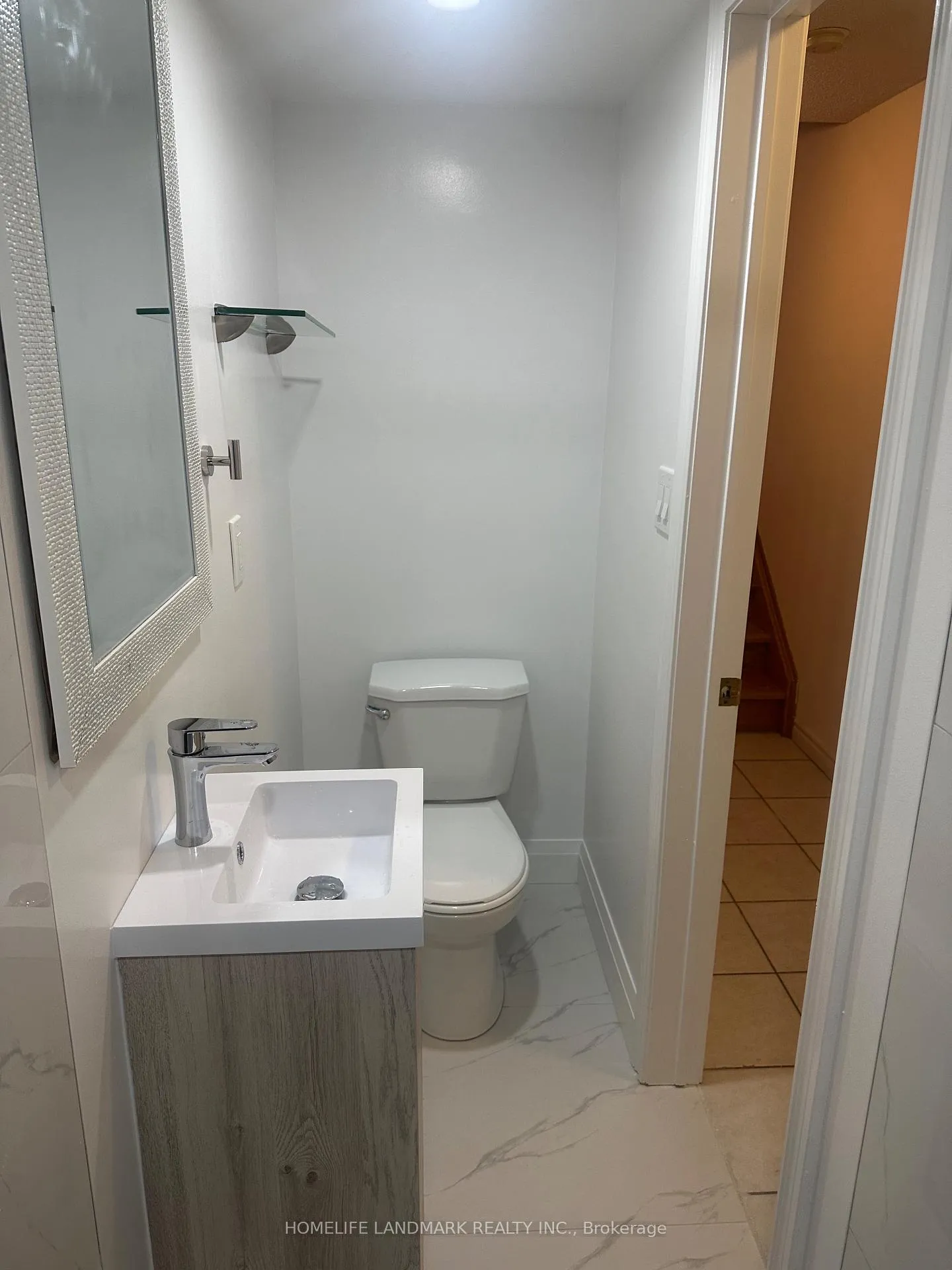 Photo 4 of 31 Rodeo Court, North York, Newtonbrook West — HOMEH