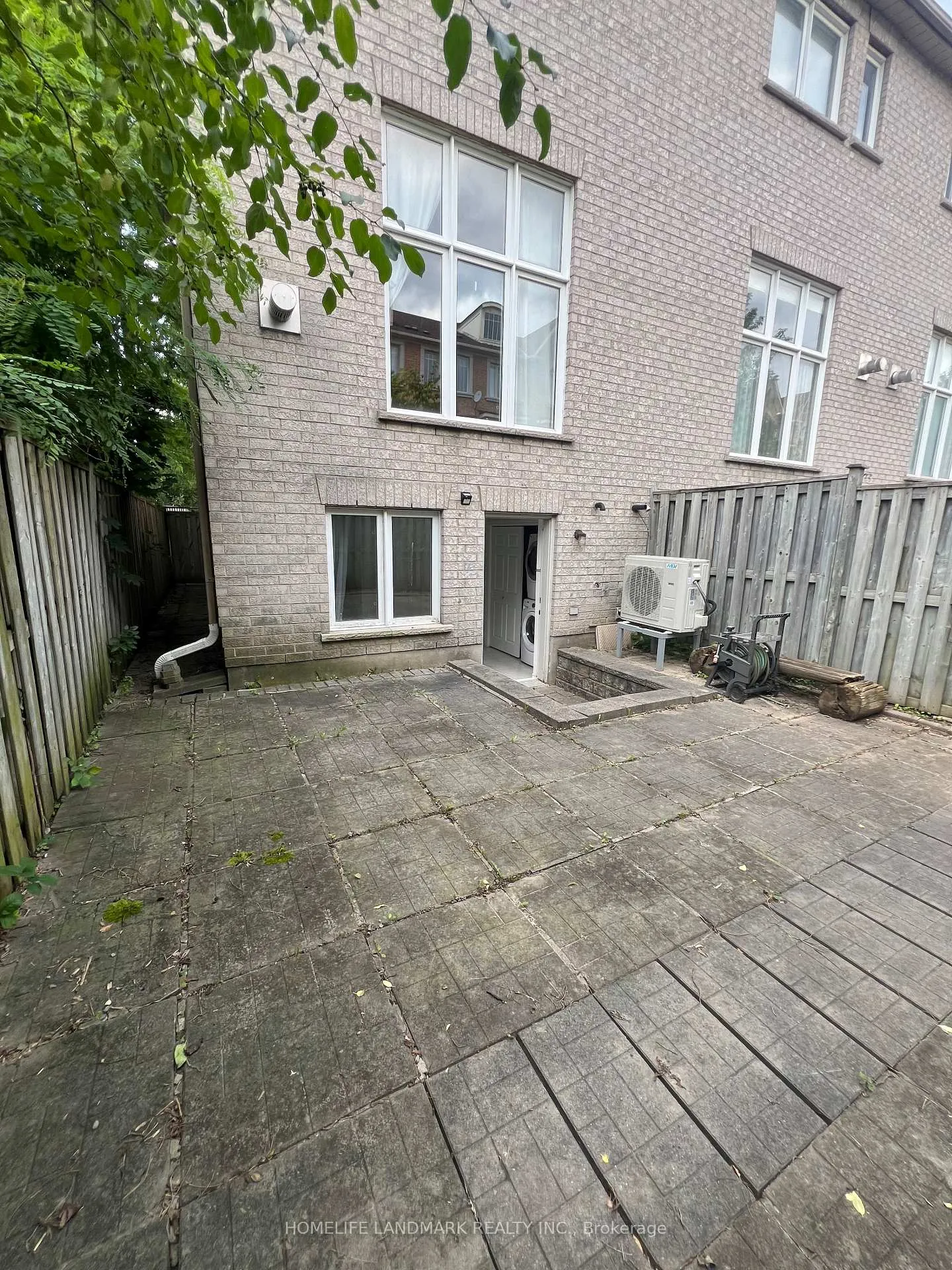 Photo 7 of 31 Rodeo Court, North York, Newtonbrook West — HOMEH