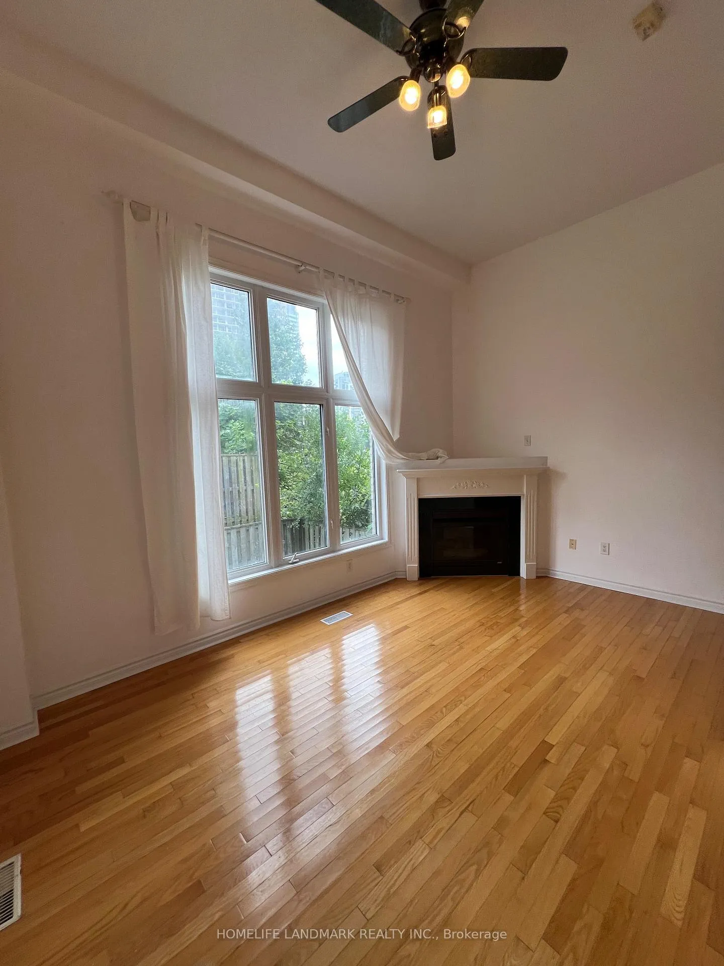 Photo 8 of 31 Rodeo Court, North York, Newtonbrook West — HOMEH