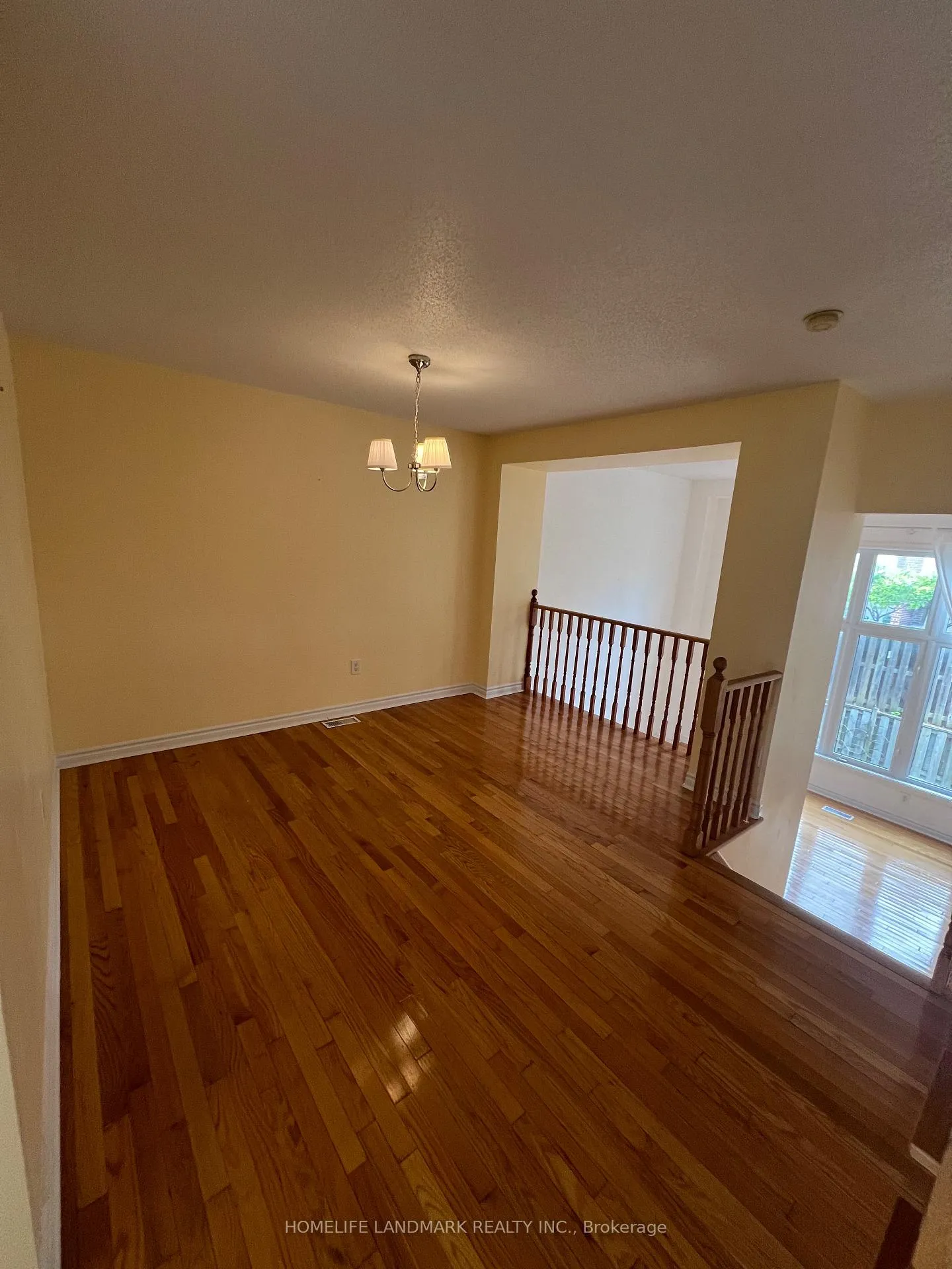Photo 9 of 31 Rodeo Court, North York, Newtonbrook West — HOMEH