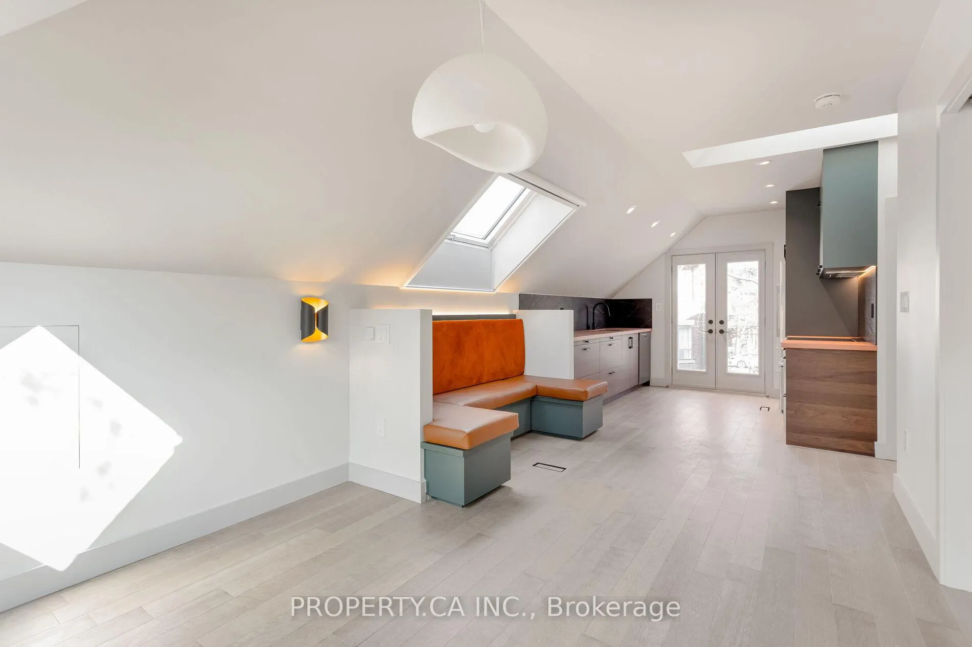 Photo 4 of Unit Garden, 110 Concord Avenue, Toronto, Palmerston-Little Italy — HOMEH