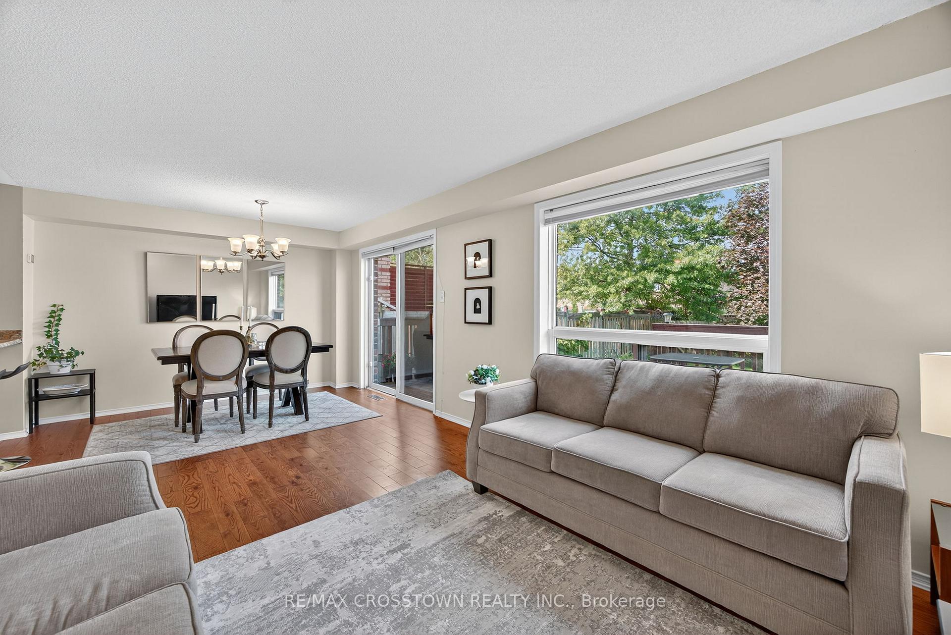 Photo 4 of 49 Tunbridge Road, Barrie, Georgian Drive — HOMEH