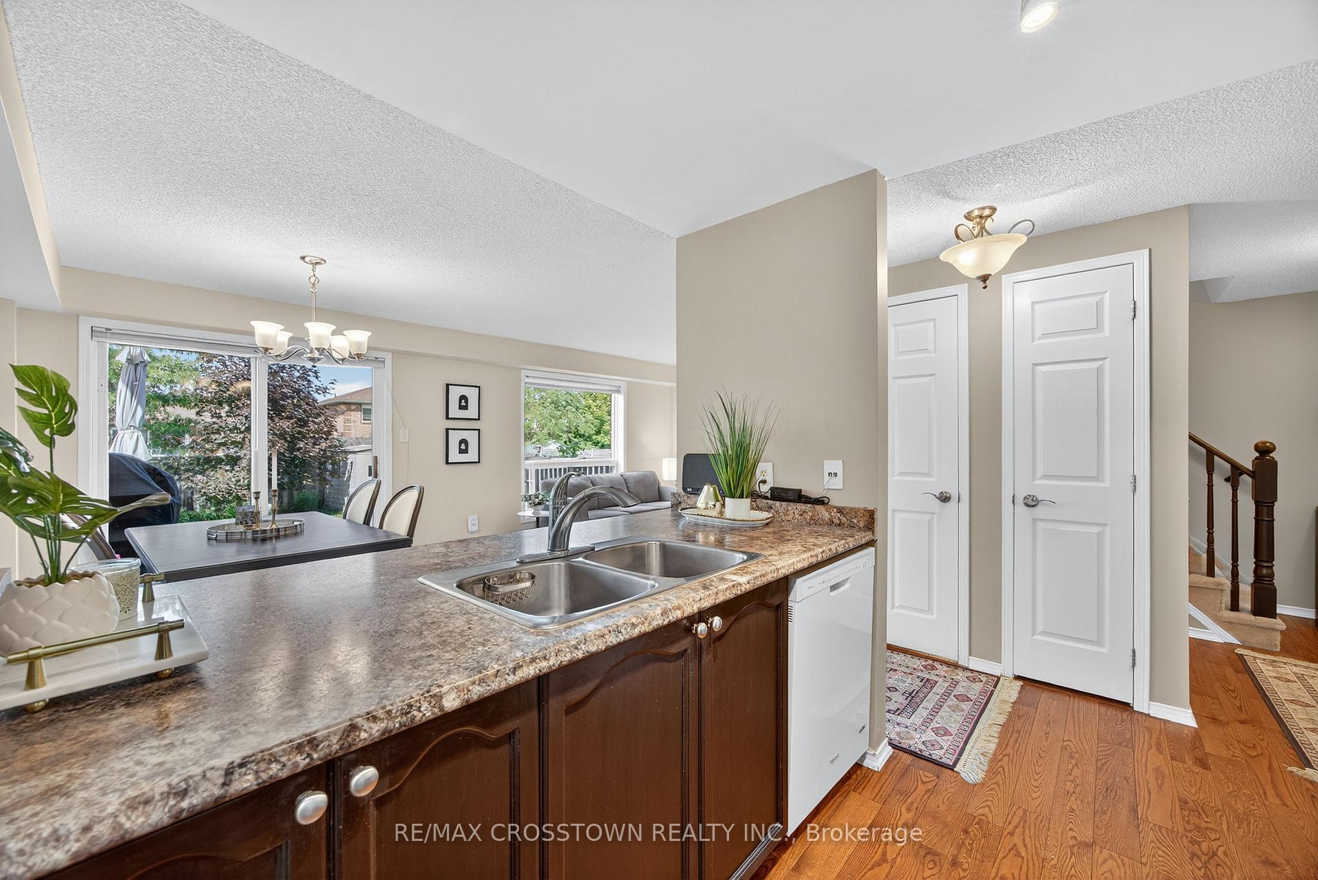 Photo 5 of 49 Tunbridge Road, Barrie, Georgian Drive — HOMEH