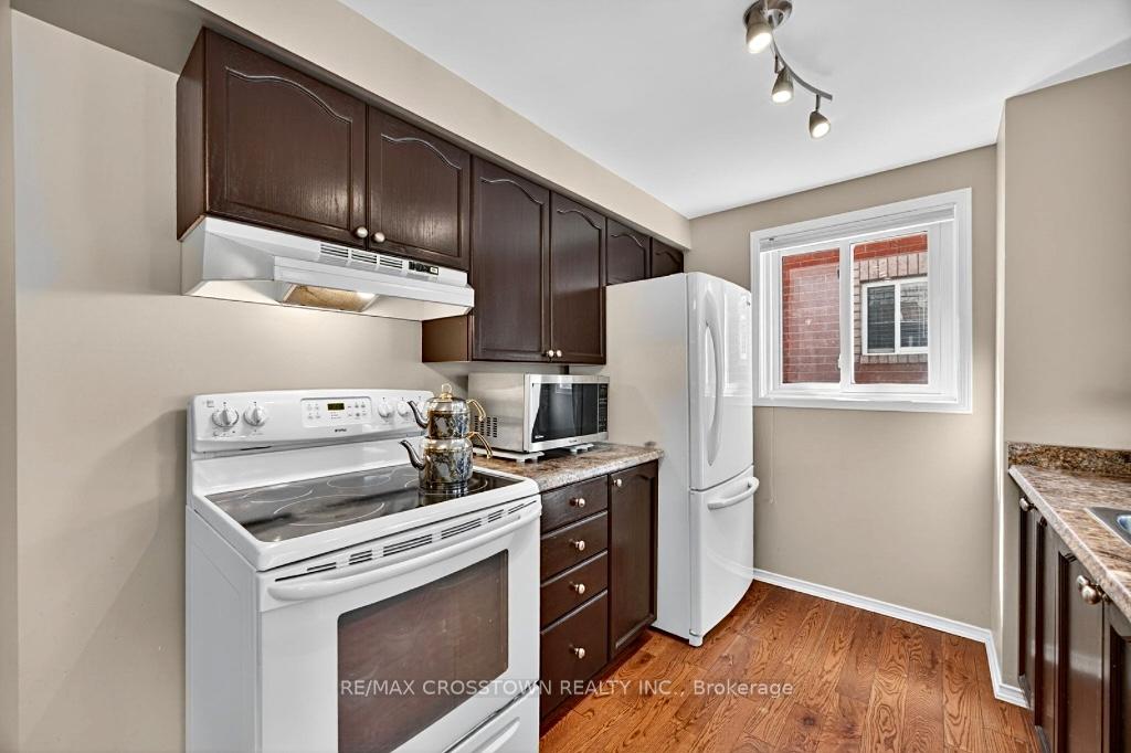 Photo 6 of 49 Tunbridge Road, Barrie, Georgian Drive — HOMEH