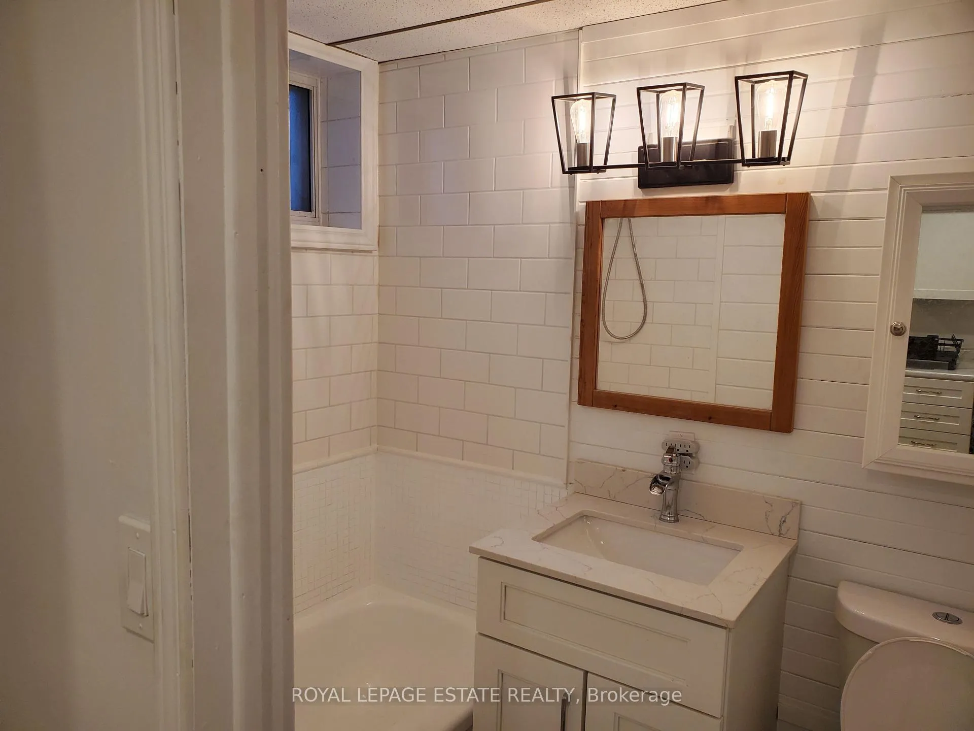 Photo 2 of 153 Waverley Road, Toronto, The Beaches — HOMEH