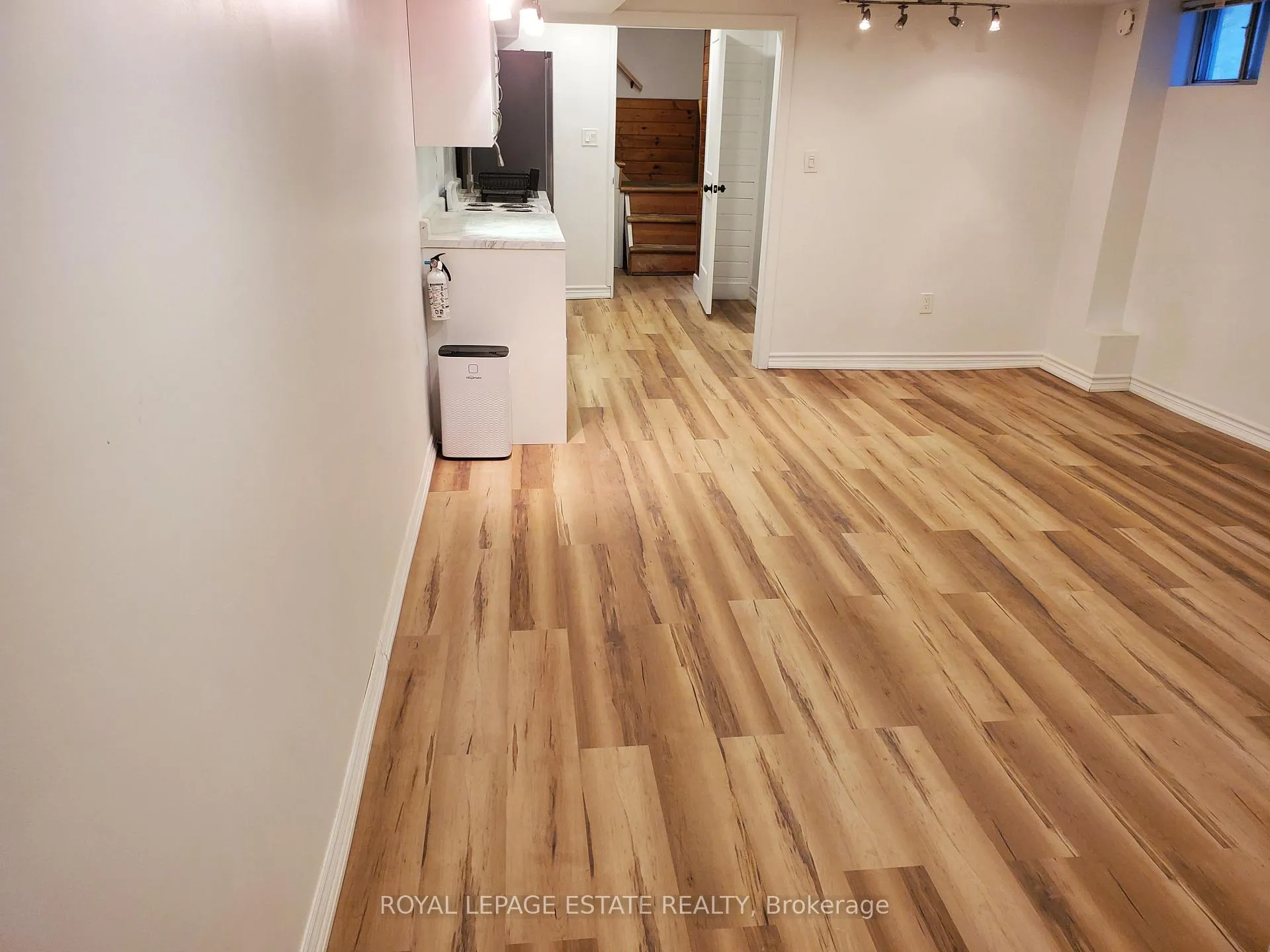 Photo 3 of 153 Waverley Road, Toronto, The Beaches — HOMEH