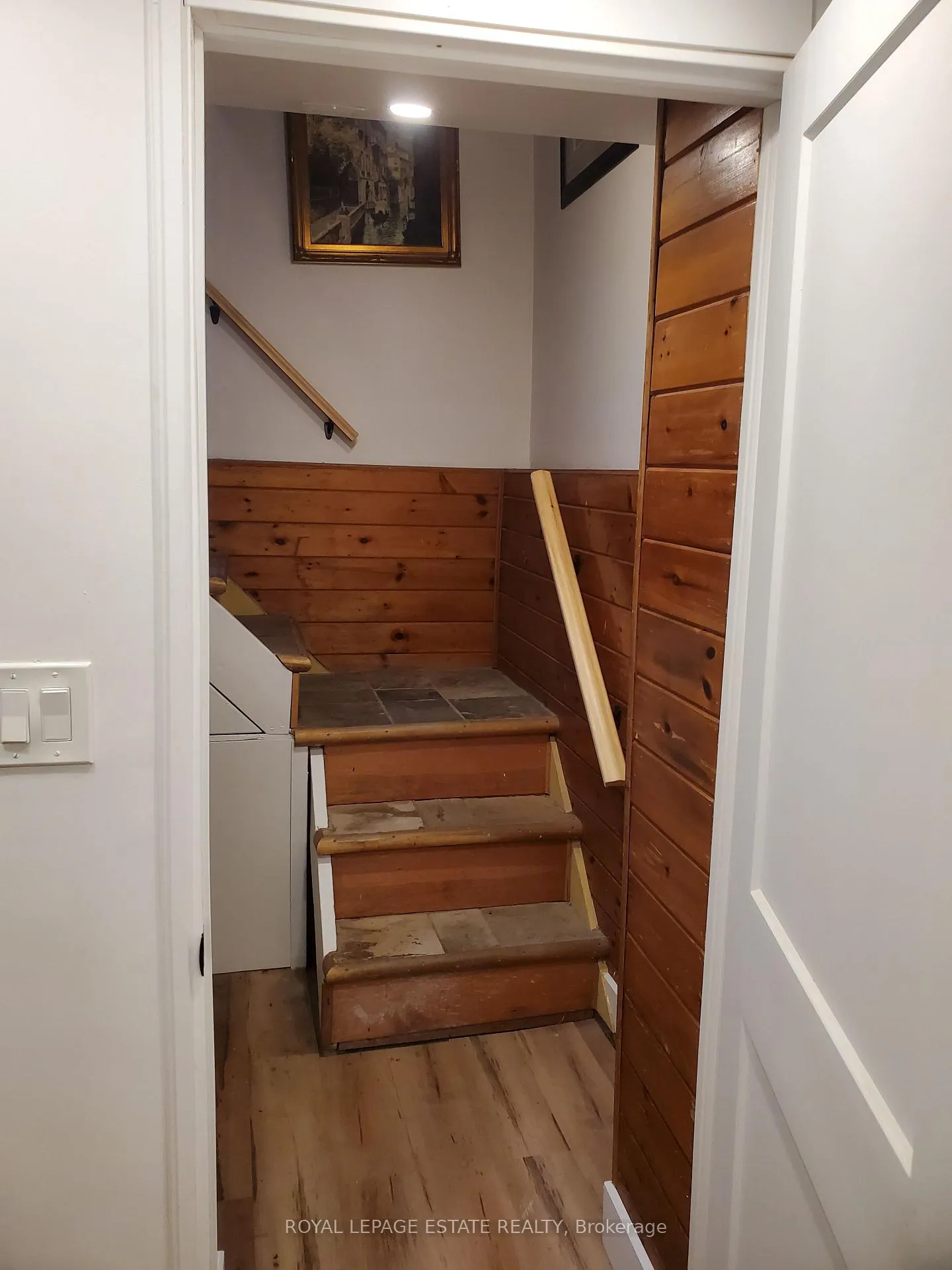 Photo 4 of 153 Waverley Road, Toronto, The Beaches — HOMEH