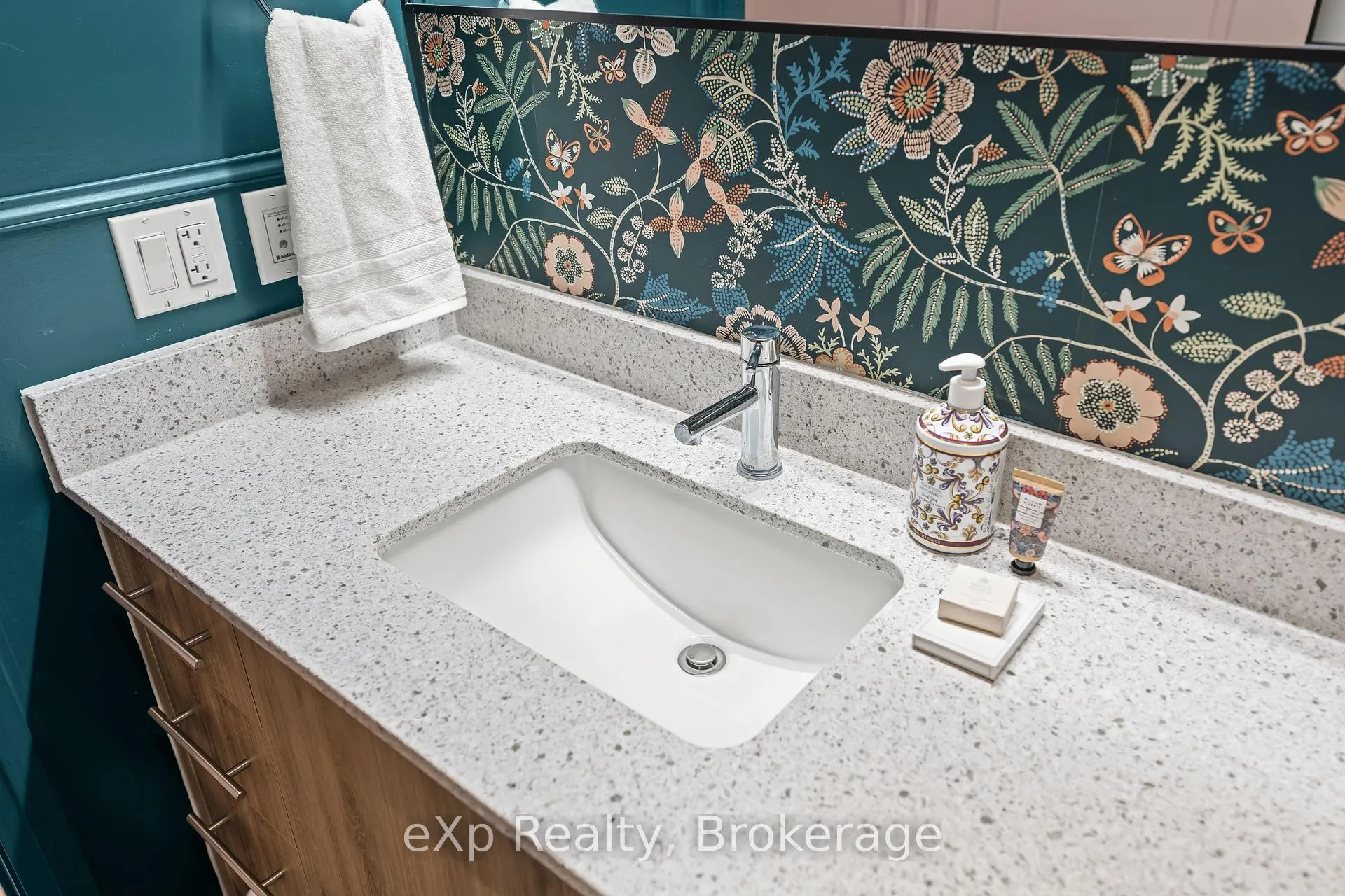 Photo 23 of Unit 305, 525 New Dundee Road, Kitchener — HOMEH