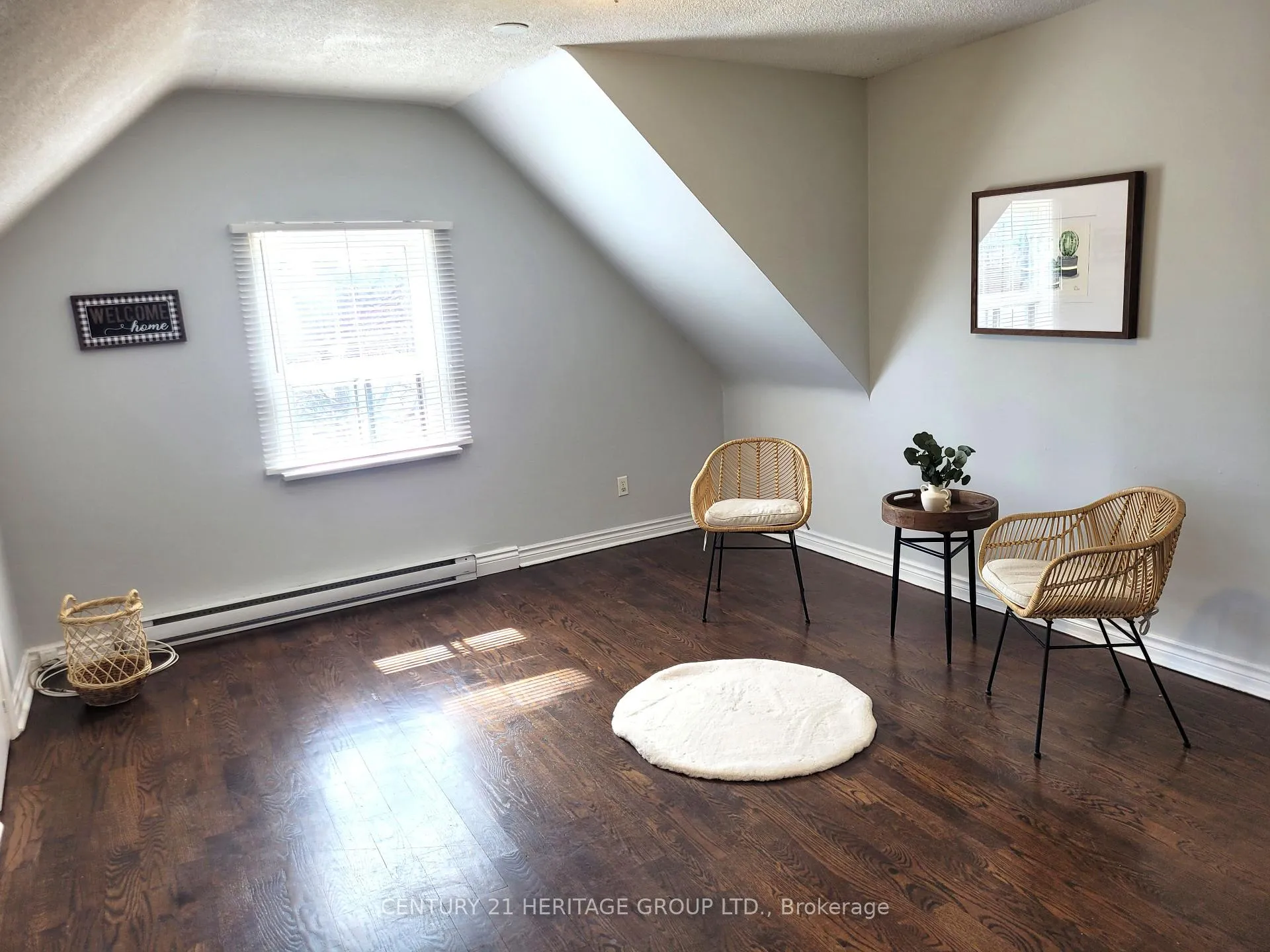 Photo 1 of Unit 2, 14888 Yonge Street, Aurora, Aurora Highlands — HOMEH