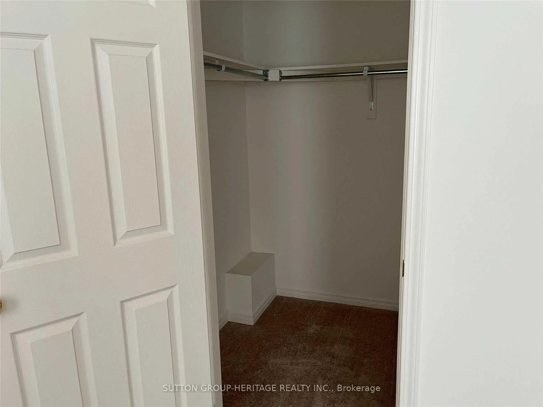 Photo 5 of 19 Devineridge Avenue, Ajax, Central East — HOMEH