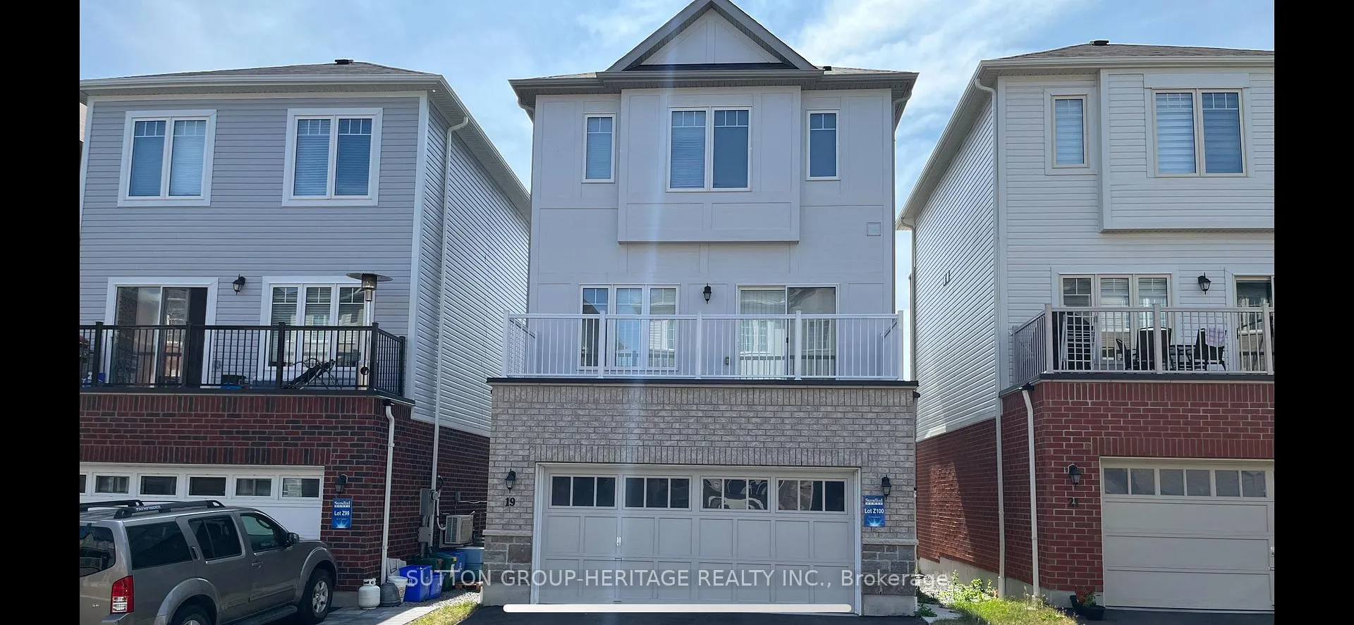 Photo 12 of 19 Devineridge Avenue, Ajax, Central East — HOMEH