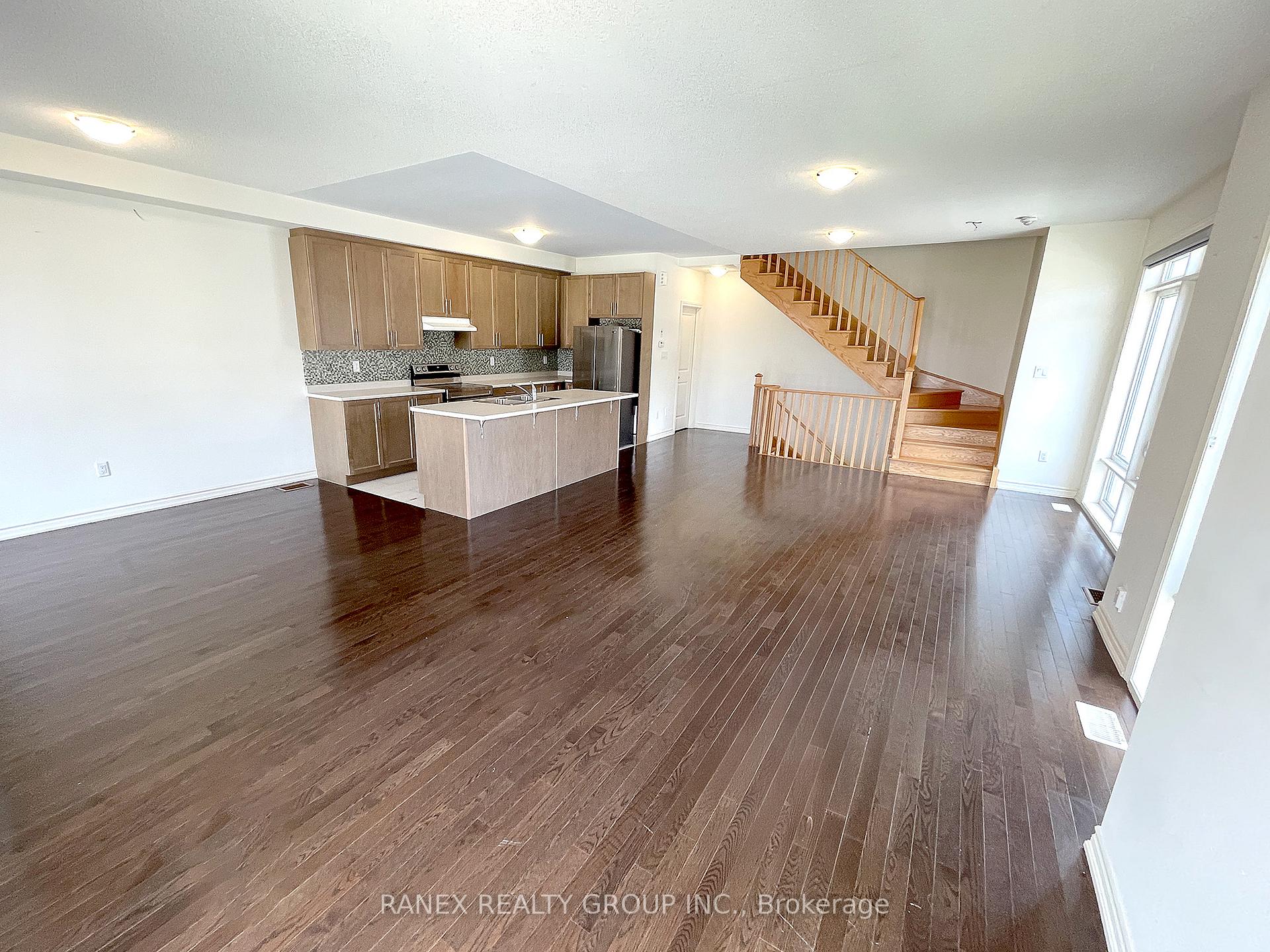 Photo 7 of Unit Upper Level (2nd & 3rd ), 33 Arrowview Drive, Brampton, Northwest Brampton — HOMEH