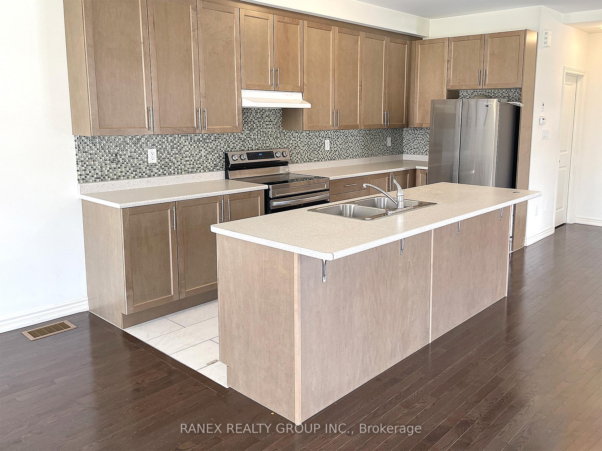 Photo 9 of Unit Upper Level (2nd & 3rd ), 33 Arrowview Drive, Brampton, Northwest Brampton — HOMEH
